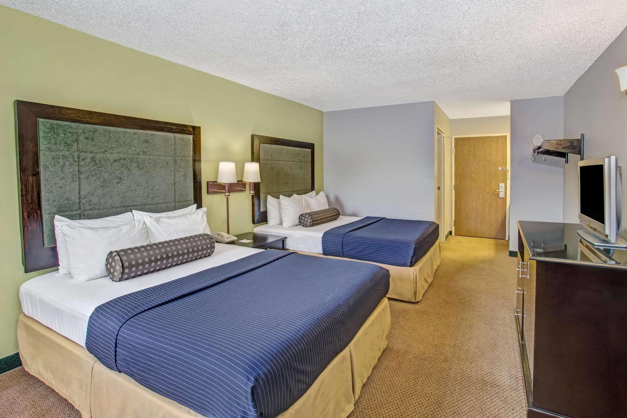 Queen Room with Two Queen Beds - Non-Smoking