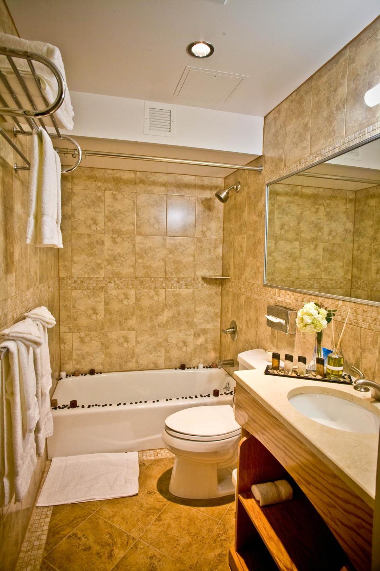 Deluxe Queen Room Two Queen Beds