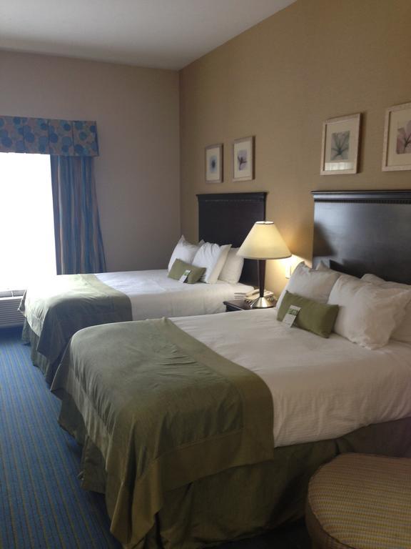 Deluxe Queen Room Disability Access or Non-Smoking,70503977:JPEG