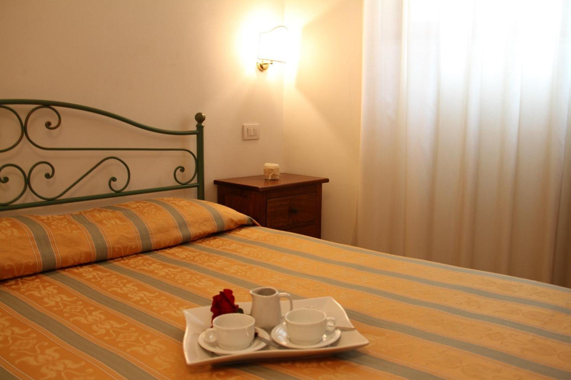 Double or Twin Room,52251944:JPEG