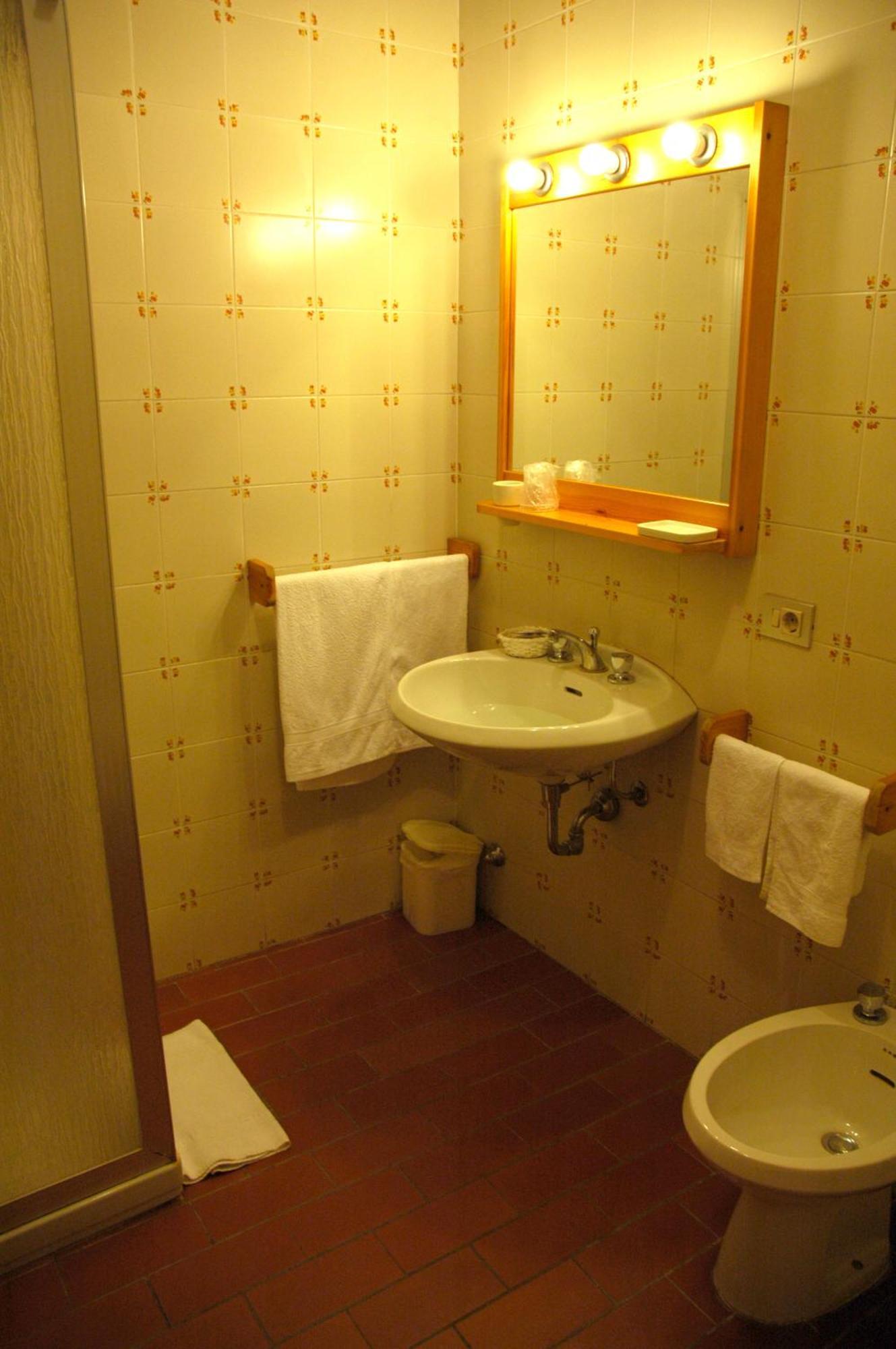 Suite,1770849370:JPEG