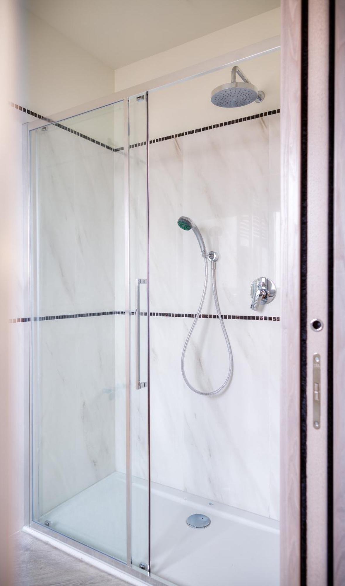 Studio kitchen & Pool Access