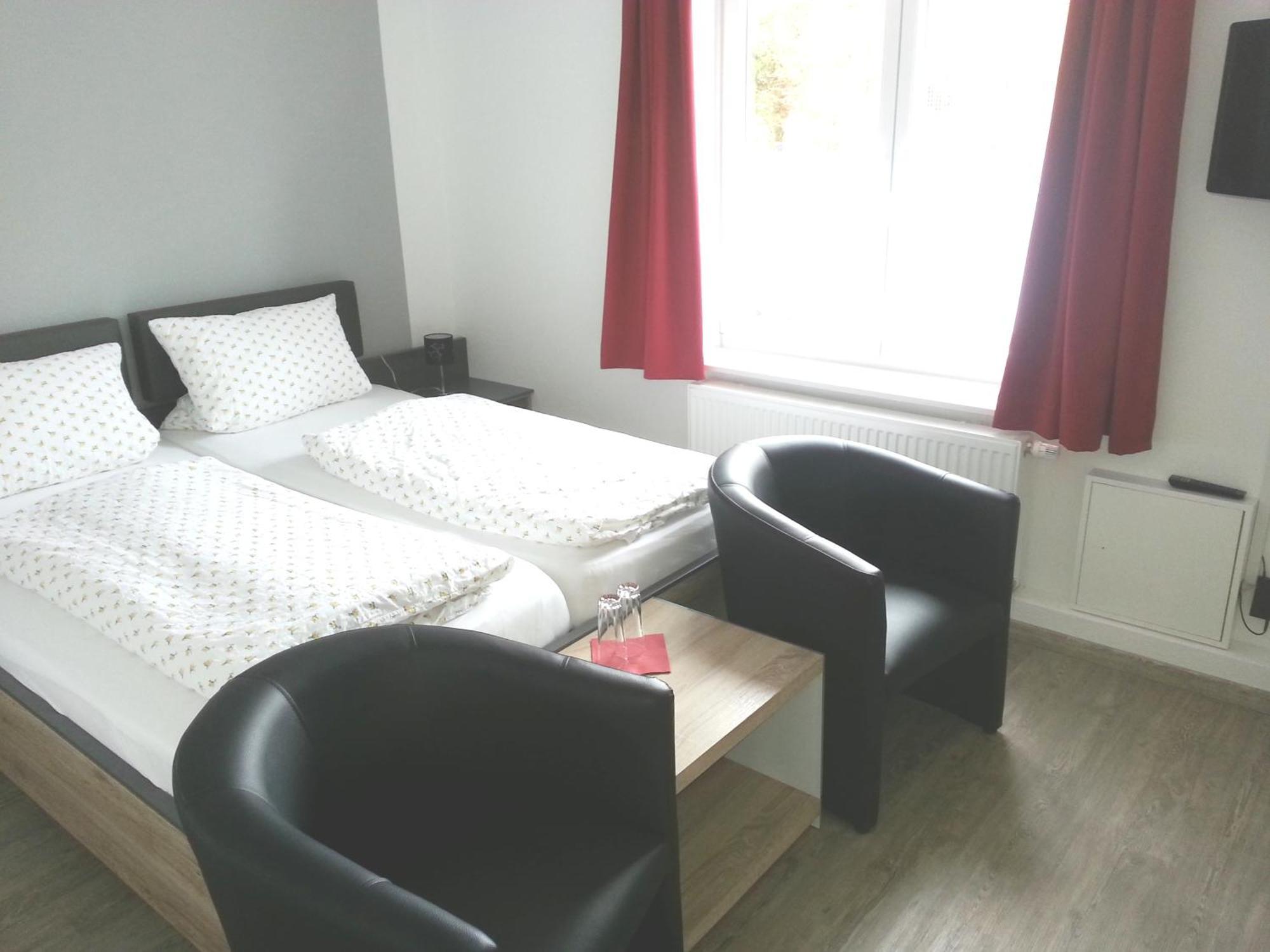 Small Double Room,705582280:JPEG