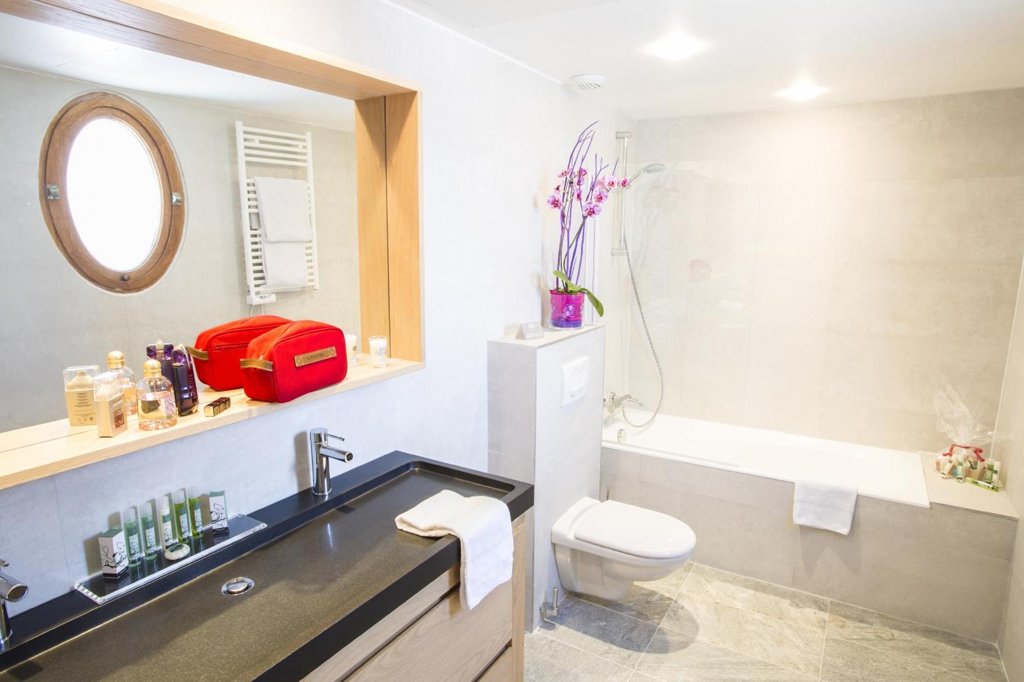 Classic Double Room Spa Access,705731599:JPEG