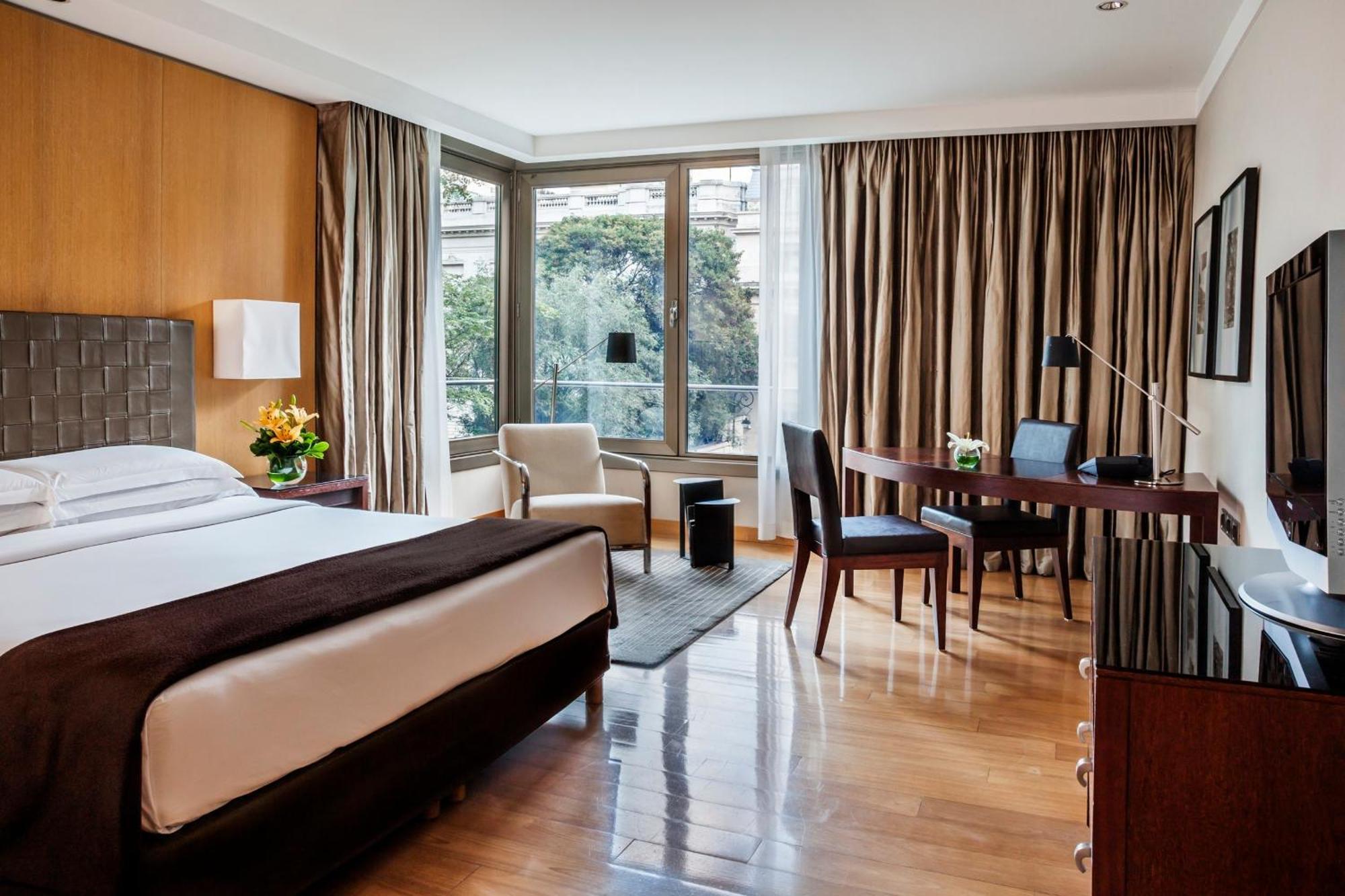 Deluxe King Room with Garden View,1277247655:JPEG