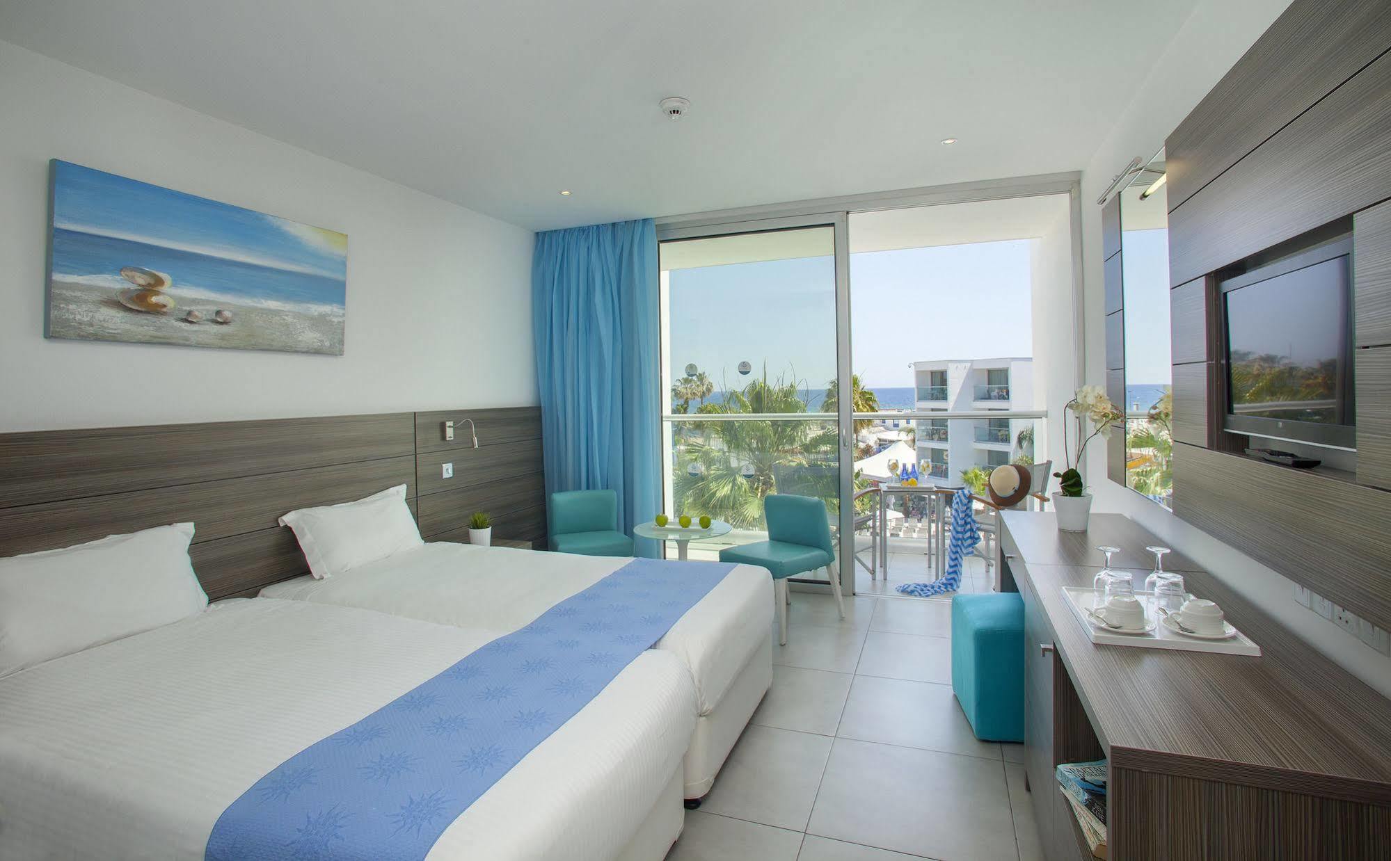 Superior Double or Twin Room Sea View