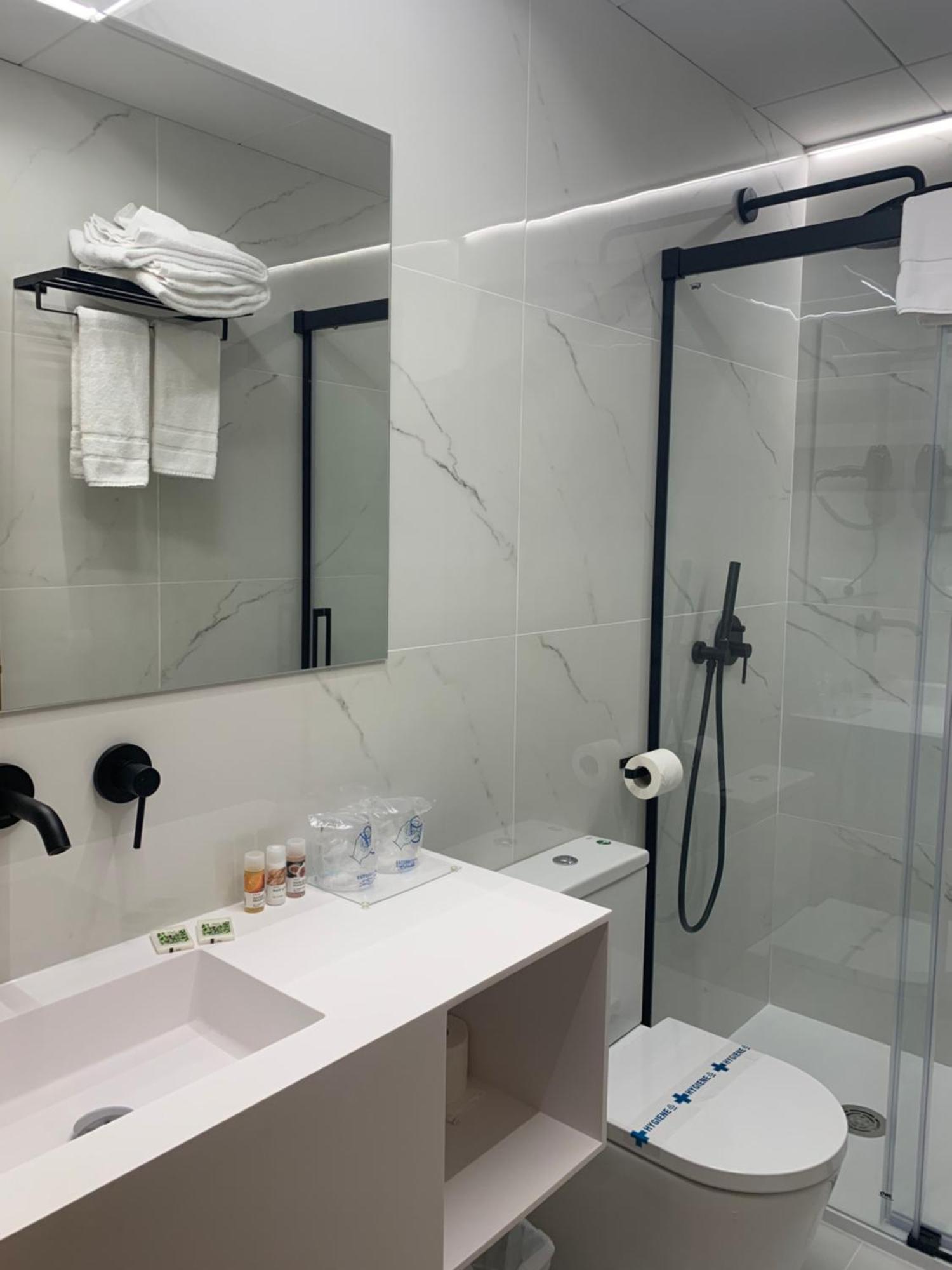 Standard Twin Room,983067610:JPEG