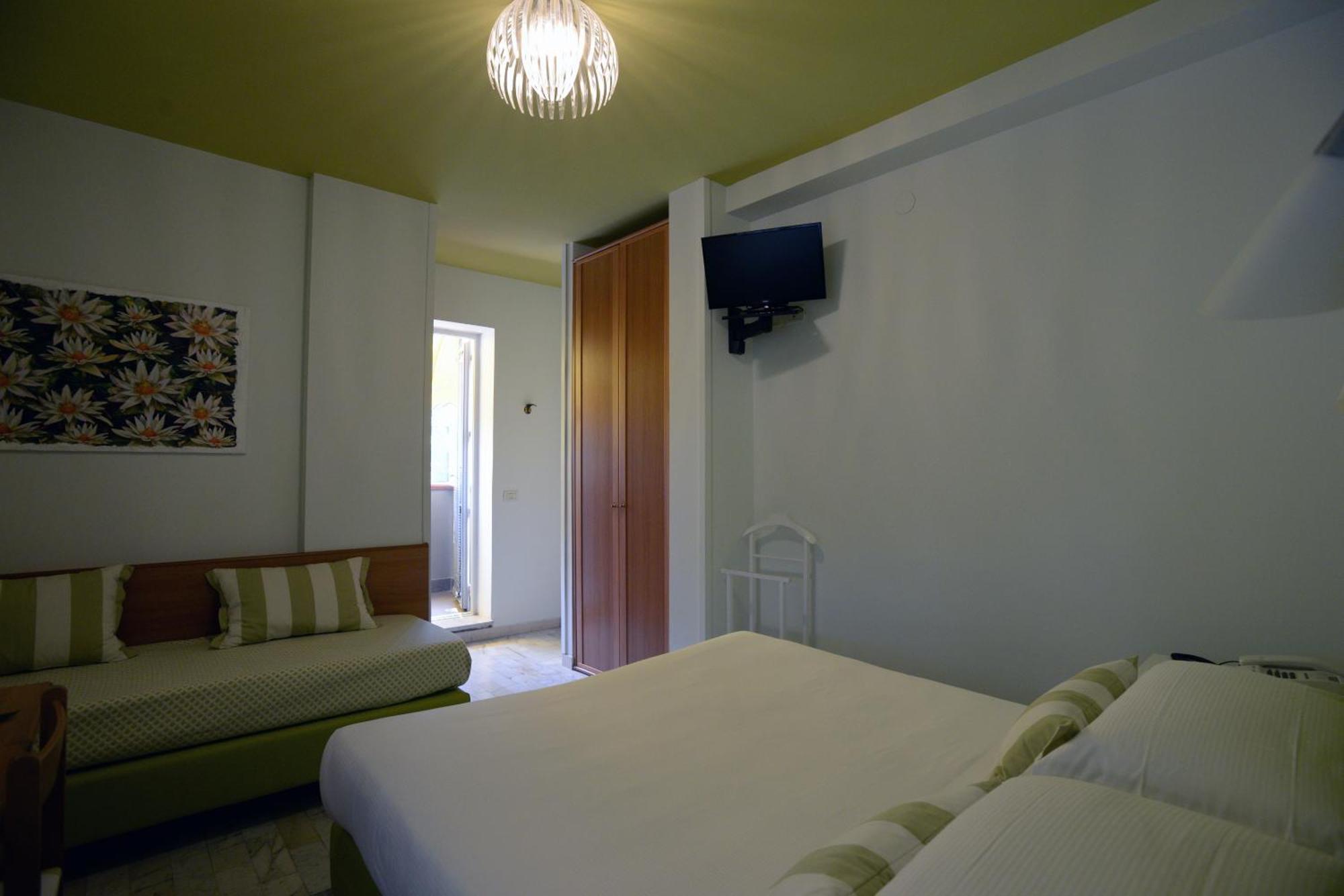 Triple Room Balcony