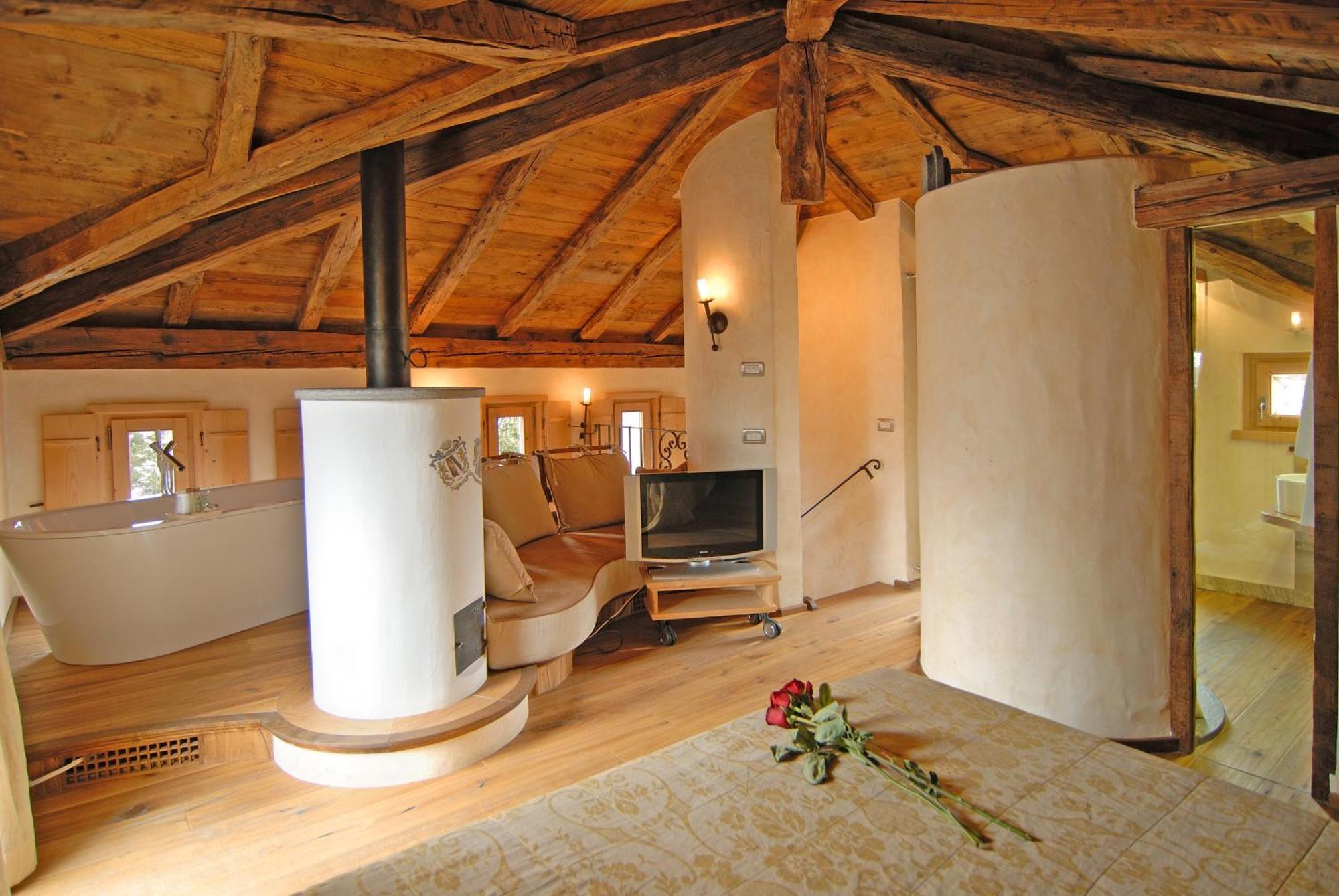 Suite with Terrace - Split Level,706007980:JPEG
