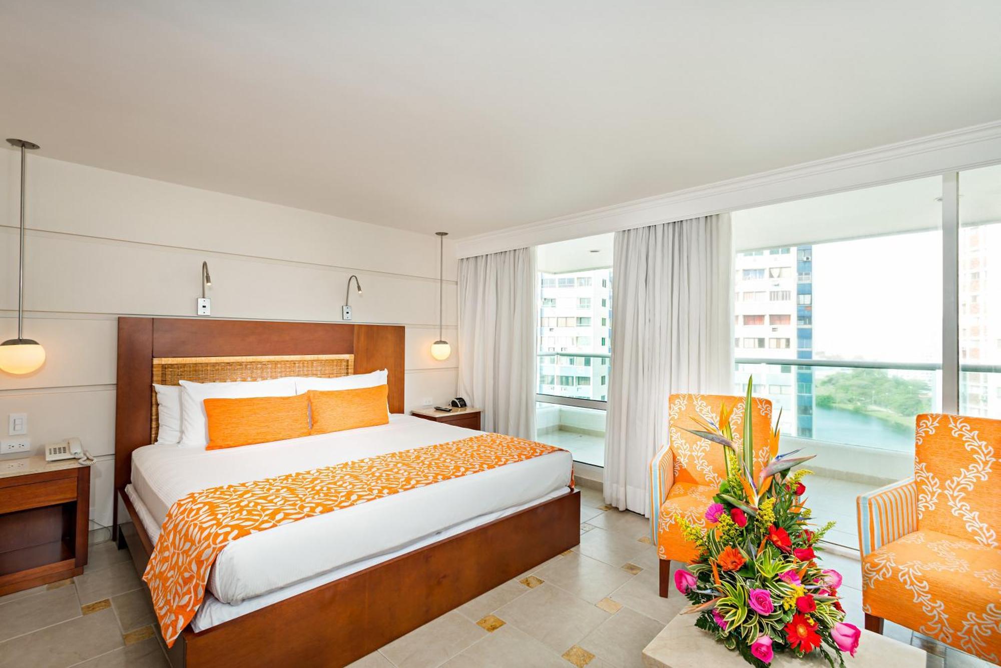 Superior King Room City View
