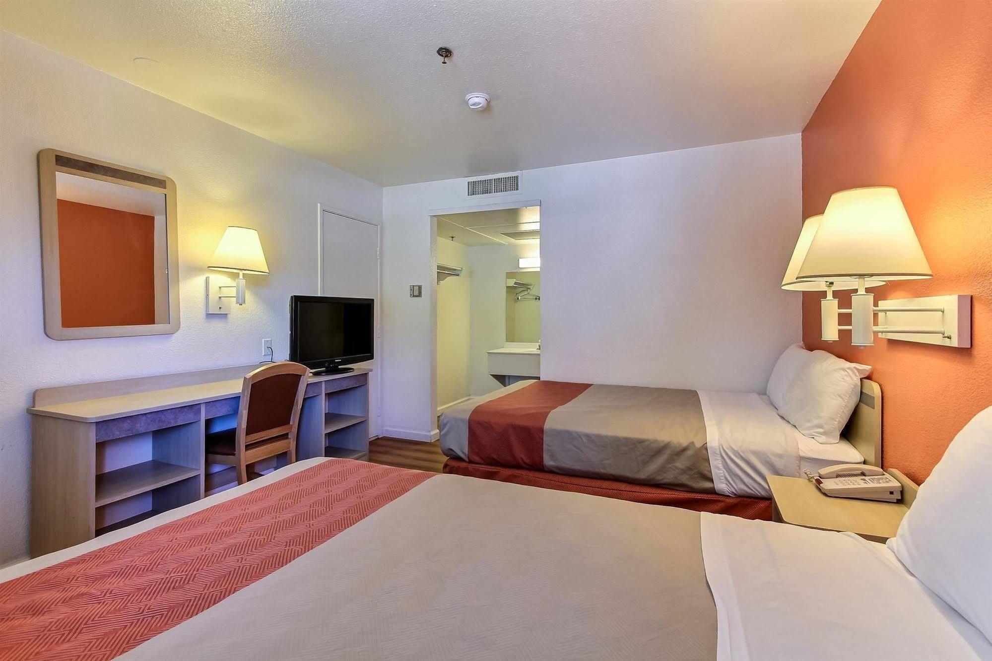 Quadruple Room - Non-Smoking
