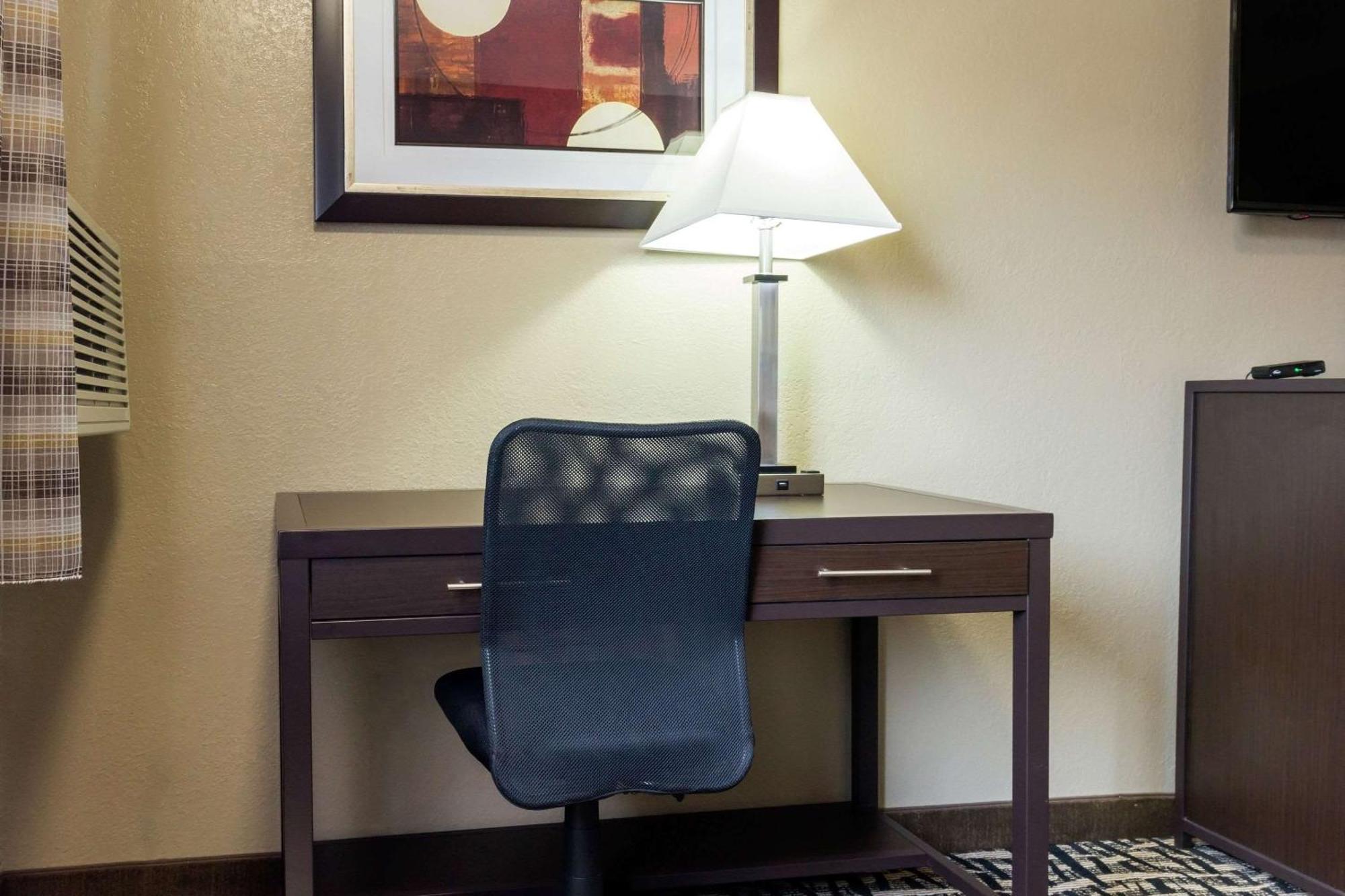 Queen Suite with Three Queen Beds - Non Smoking/Interior Corridor