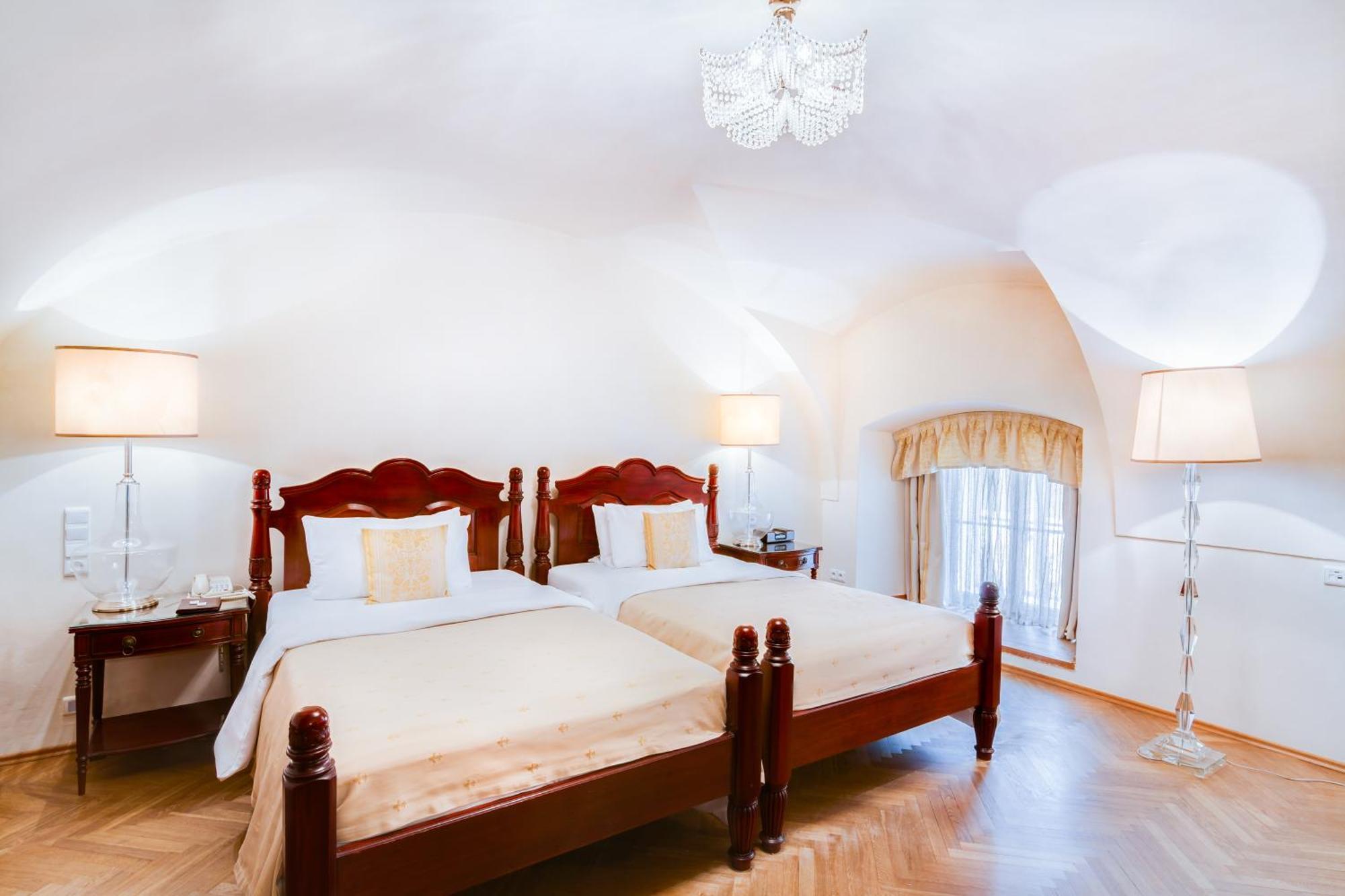 Standard Double or Twin Room,706631761:JPEG