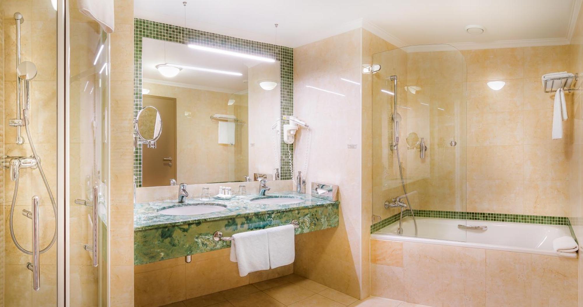 Deluxe Double or Twin room Castle view Terrace