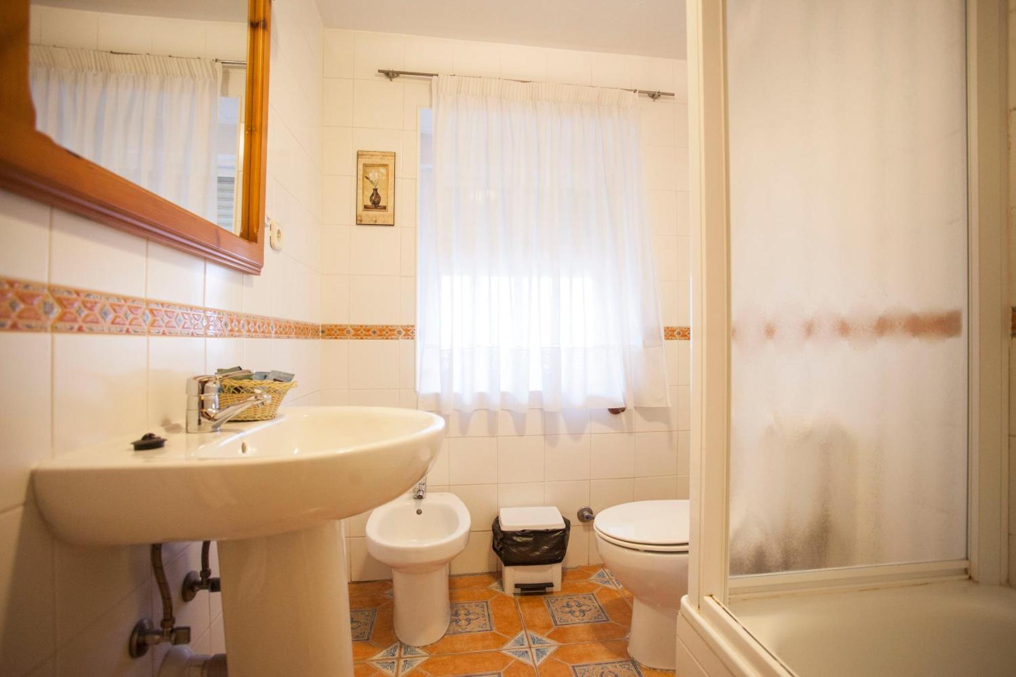 Standard Single Room,706926124:JPEG