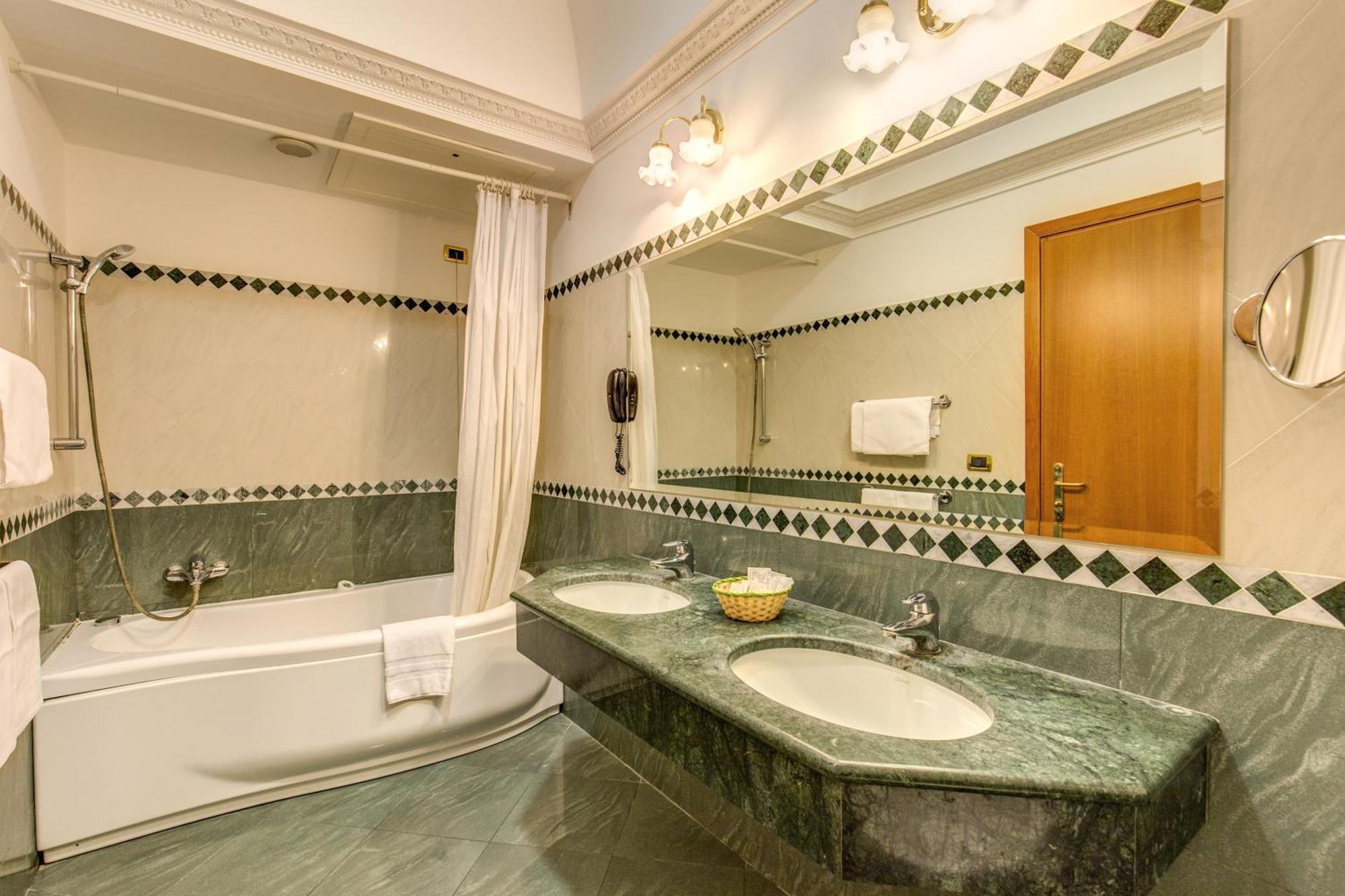 Superior Double or Twin Room,1014608890:JPEG