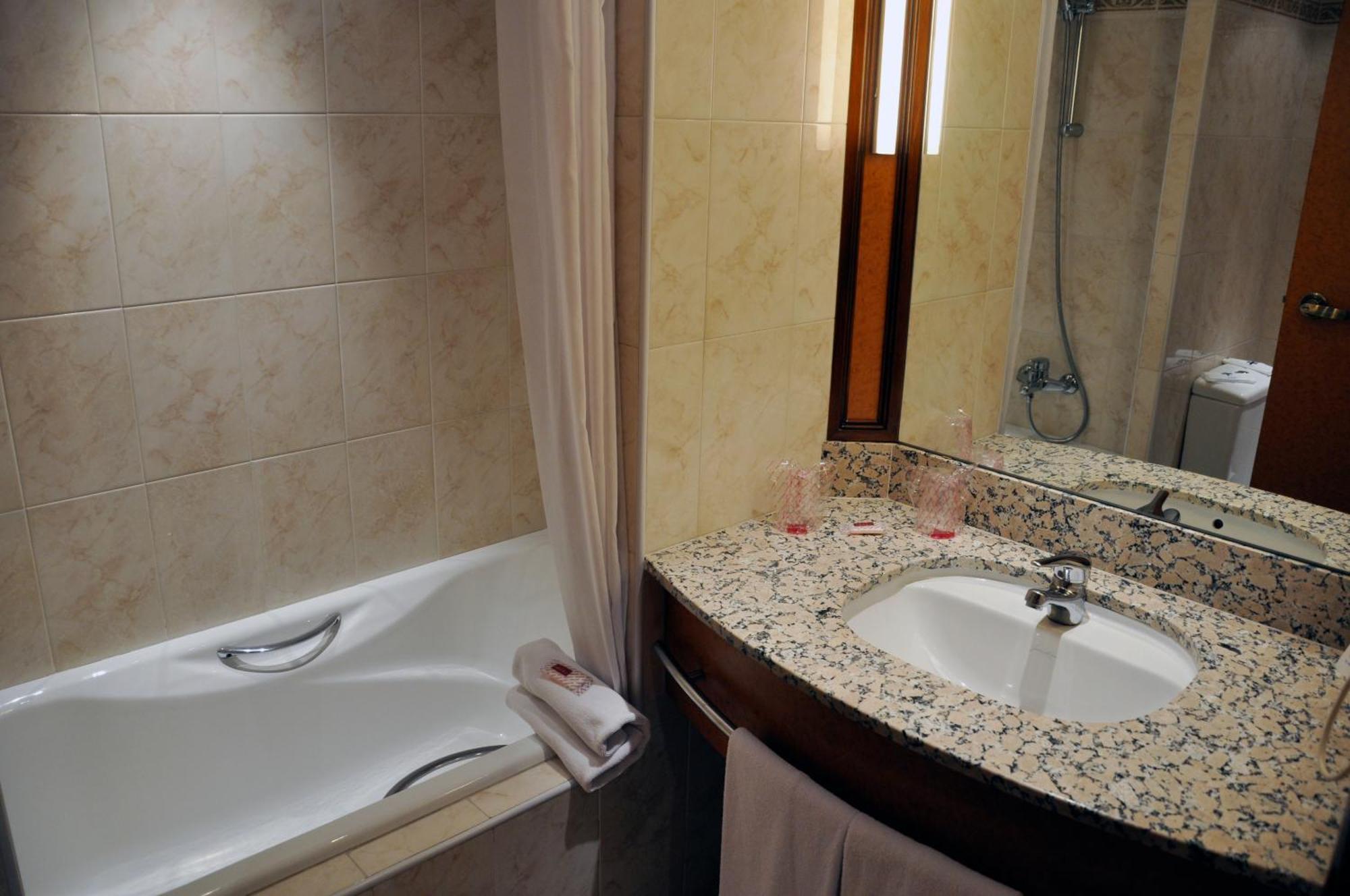 Superior Twin Room,1277245441:JPEG