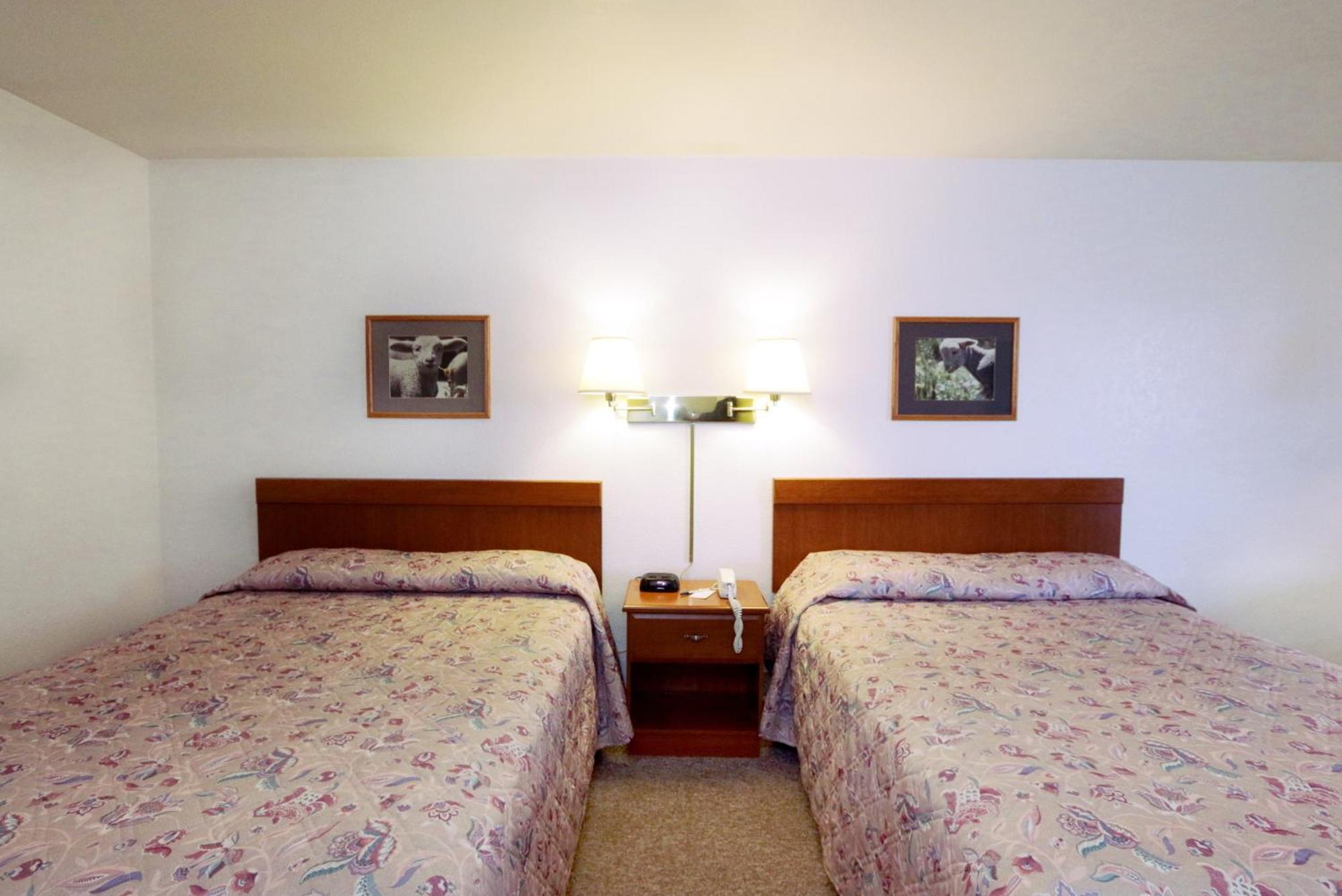 Queen Room Two Queen Beds