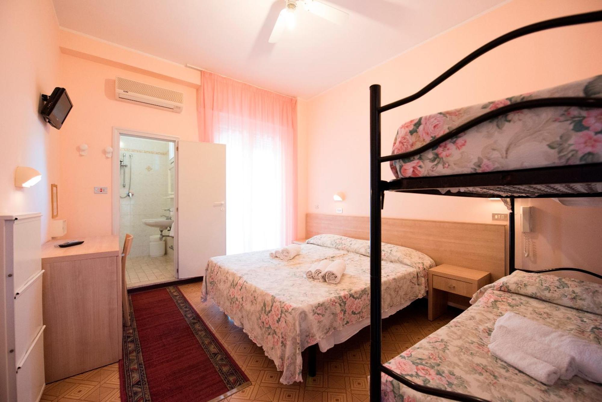 Quadruple Room,707755522:JPEG