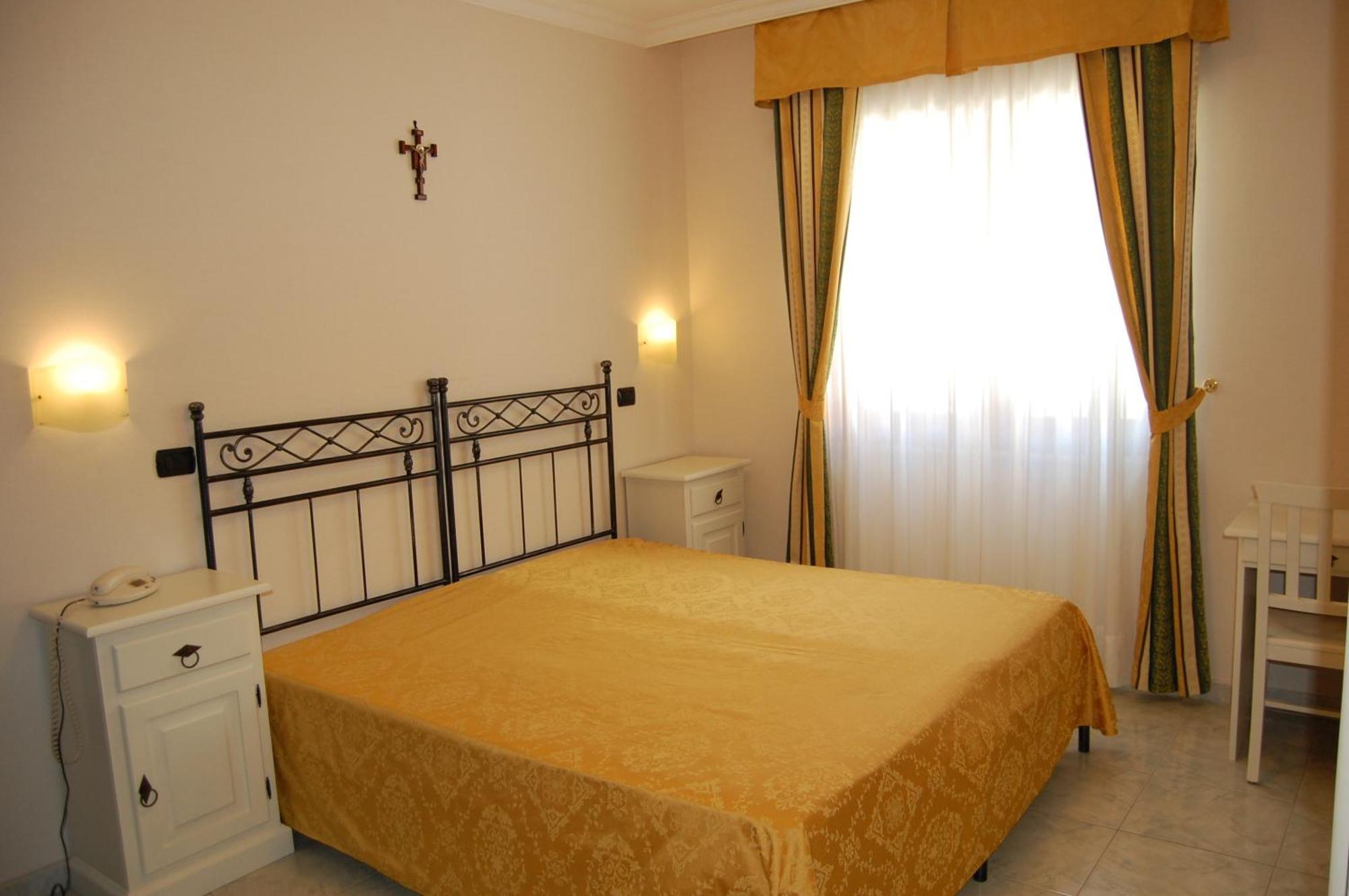 Economy Double or Twin Room