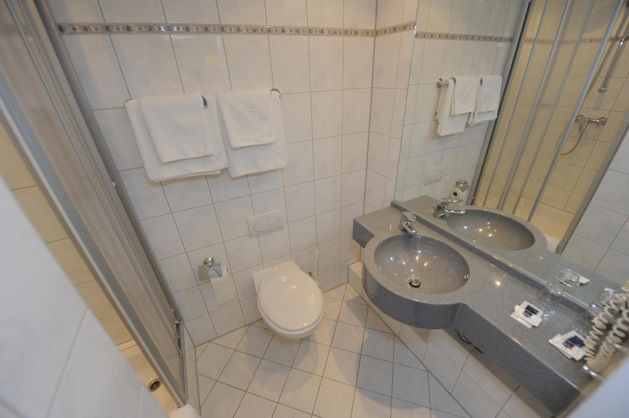 Deluxe Single Room,942806866:JPEG