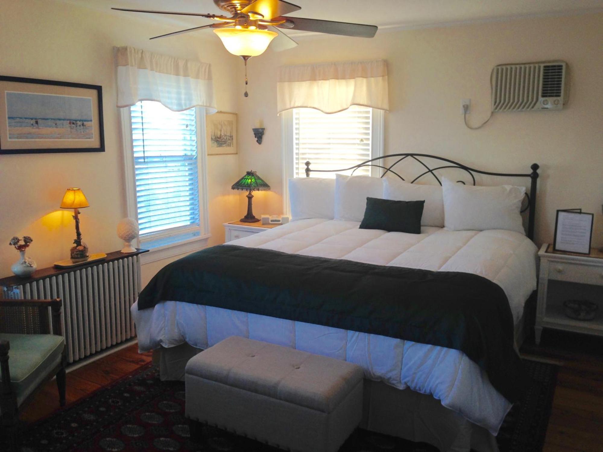 Shelter Island Room King Waterfront