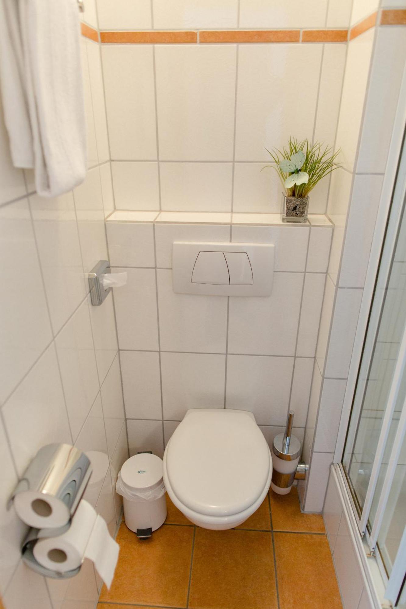 Single Room,846038060:JPEG