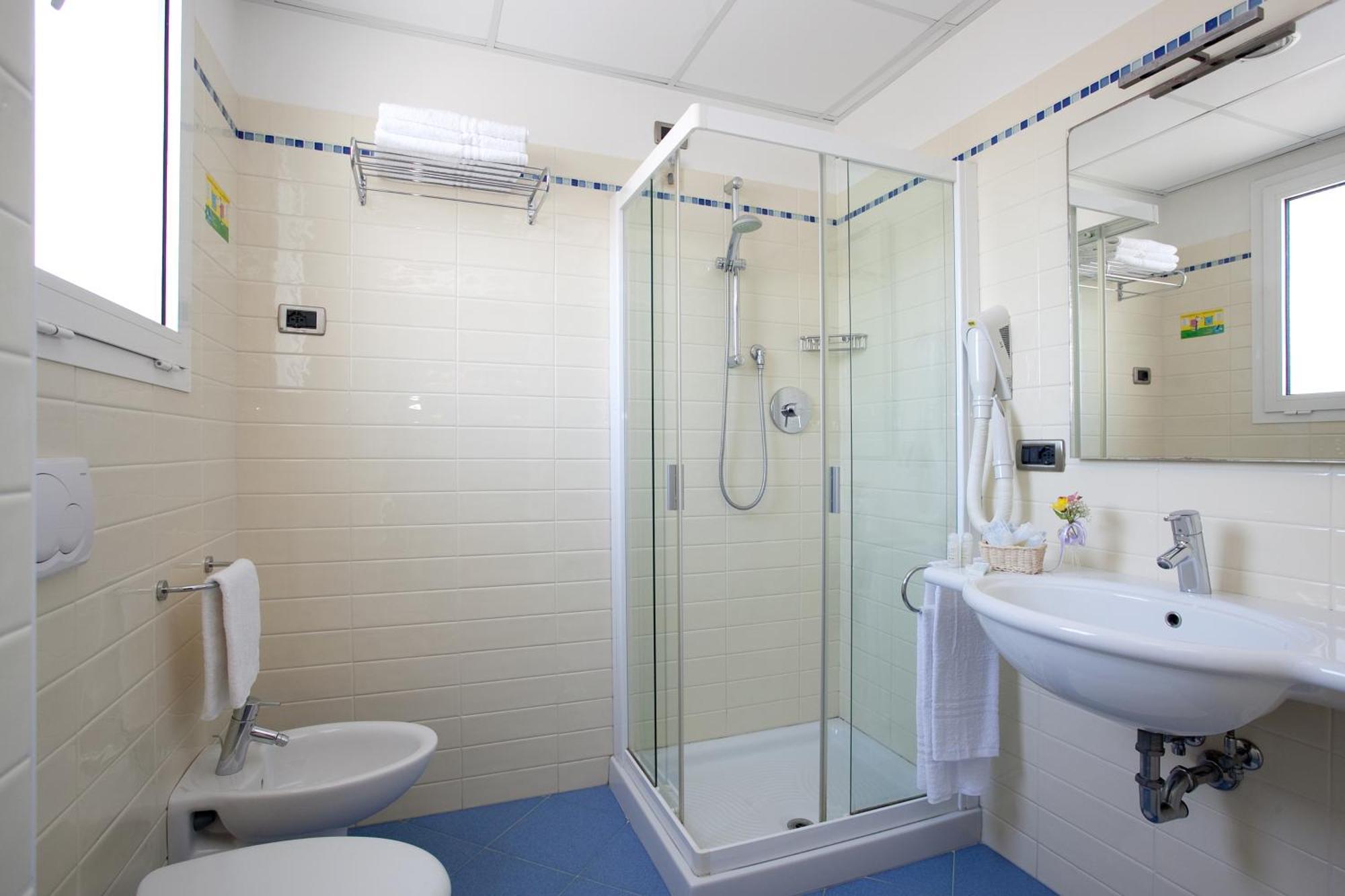 Standard Triple Room,1683814906:JPEG