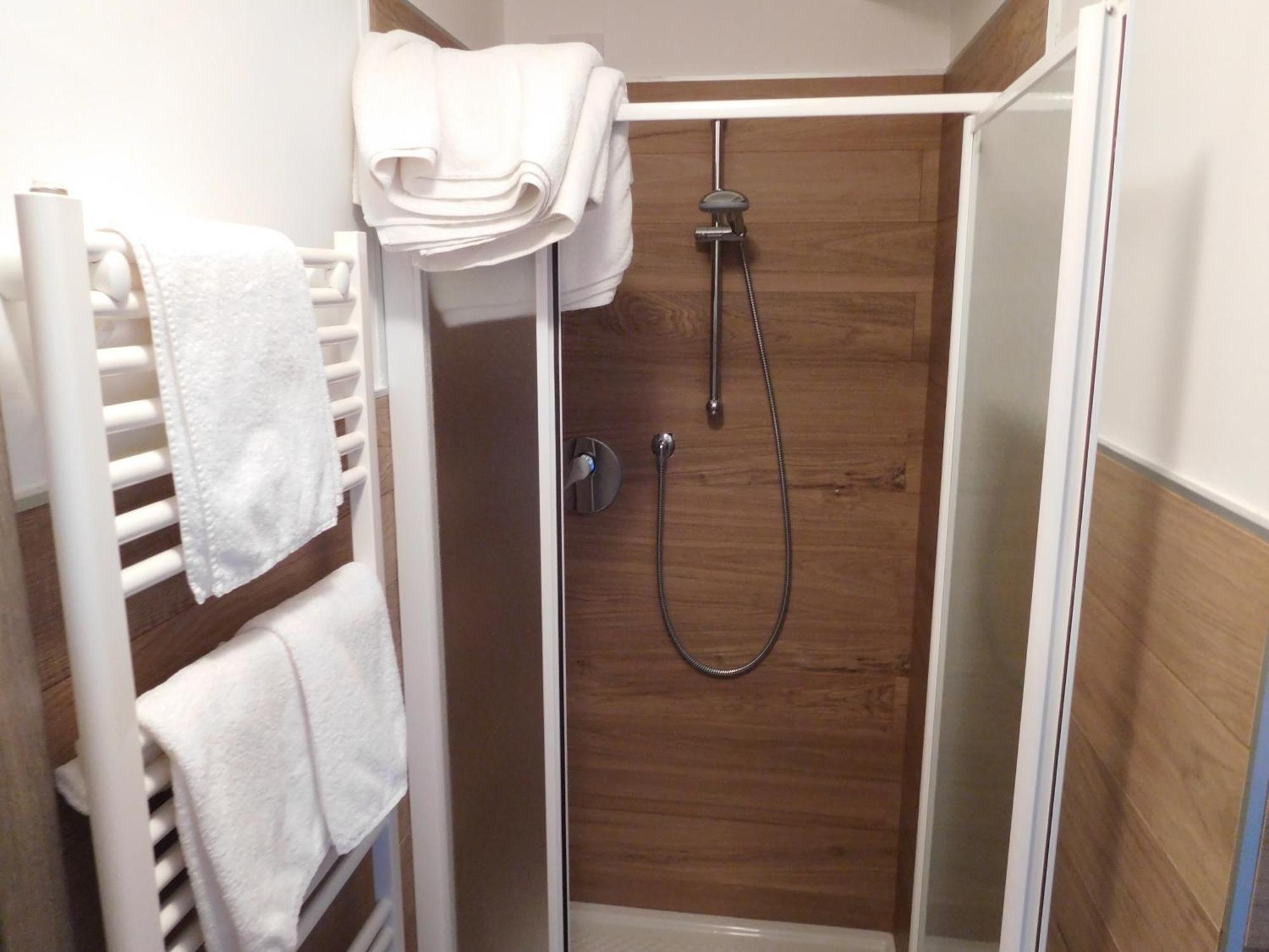 Standard Triple Room,709128235:JPEG
