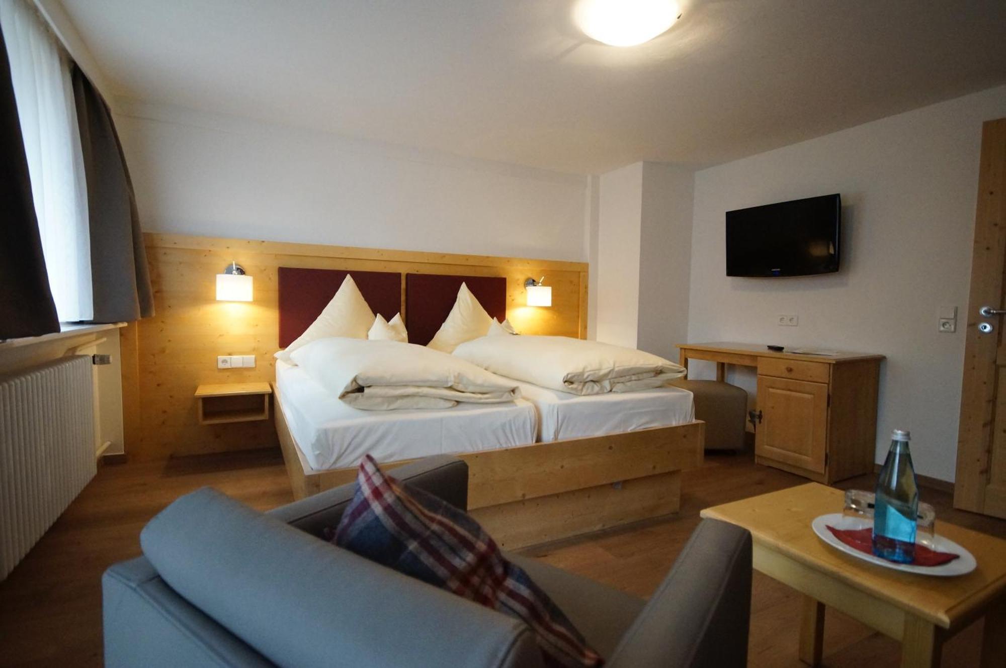 Superior Double Room,709324441:JPEG