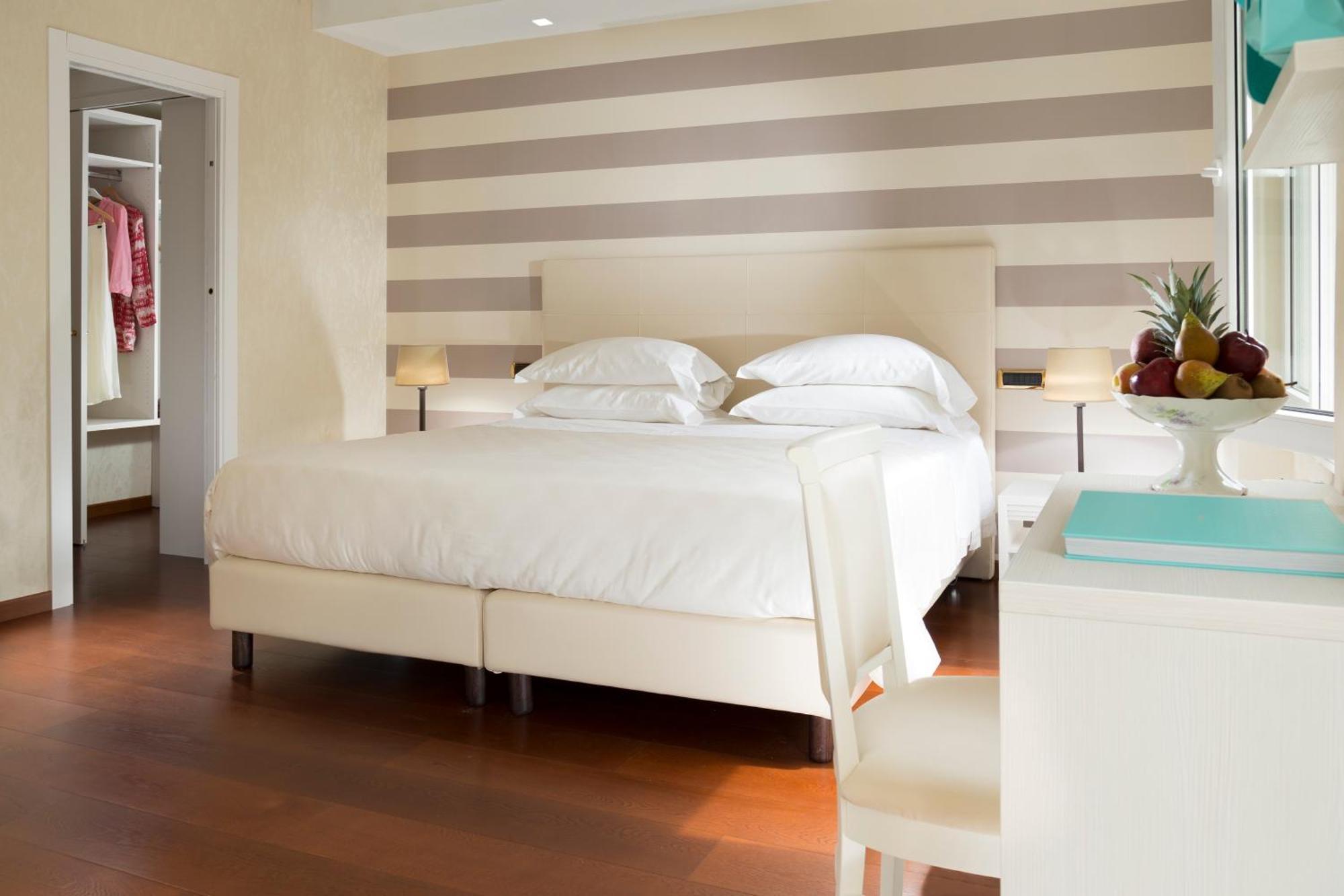 Double Room,709454551:JPEG