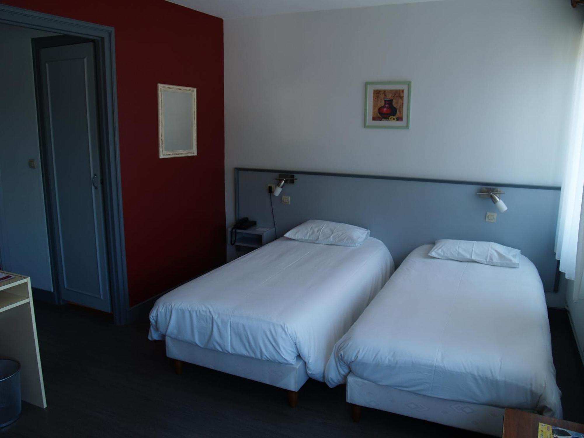 Twin Room Shower,709828696:JPEG