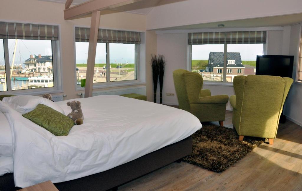 Deluxe Double Room Balcony,23609730:JPEG