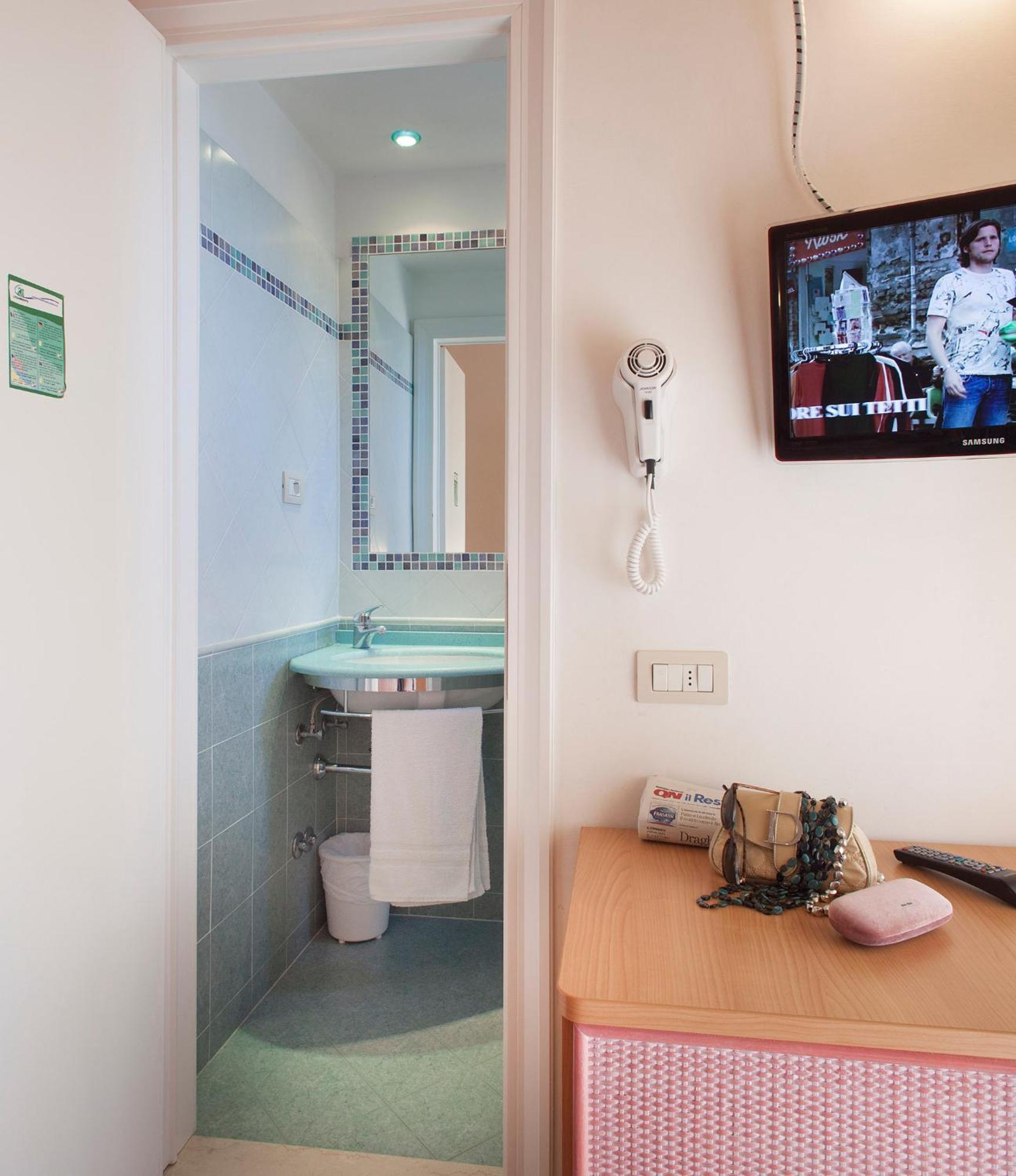 Standard Triple Room,1008608530:JPEG