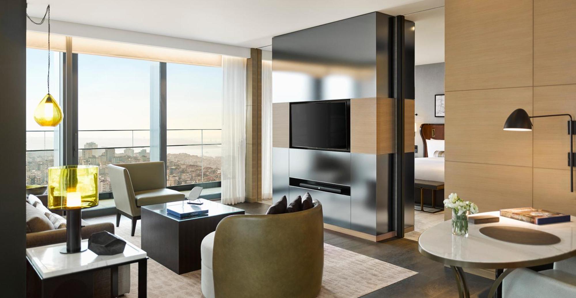 Grand One Bedroom Suite Sea View Balcony Lounge Access,1279956760:JPEG