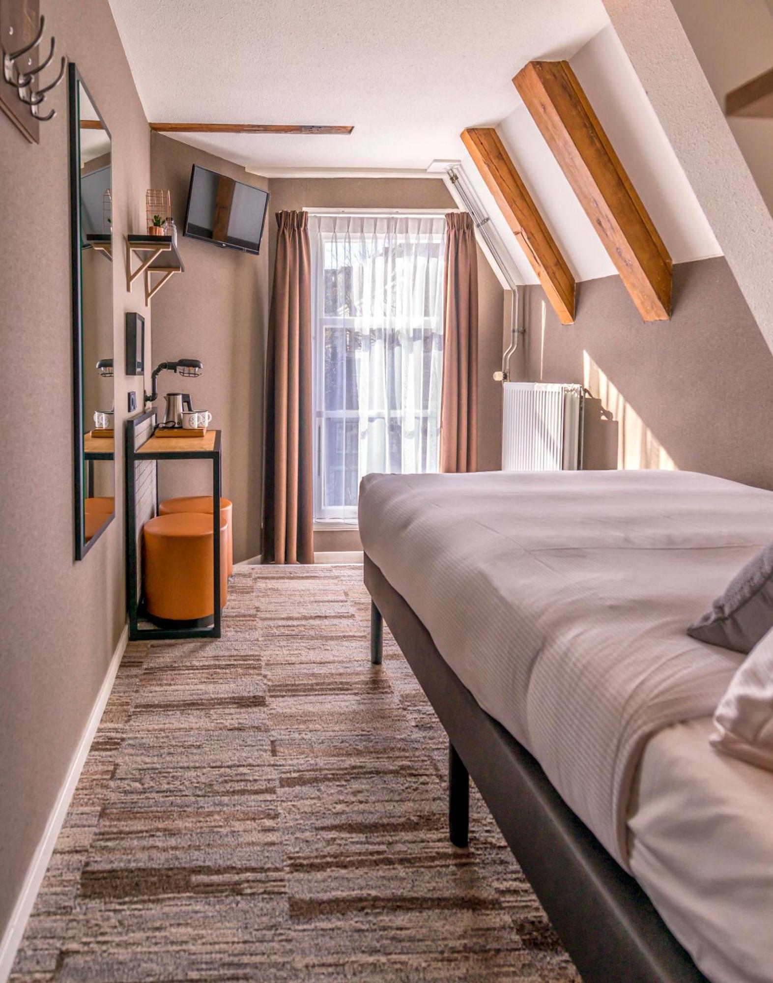 Small Double Room Canal View