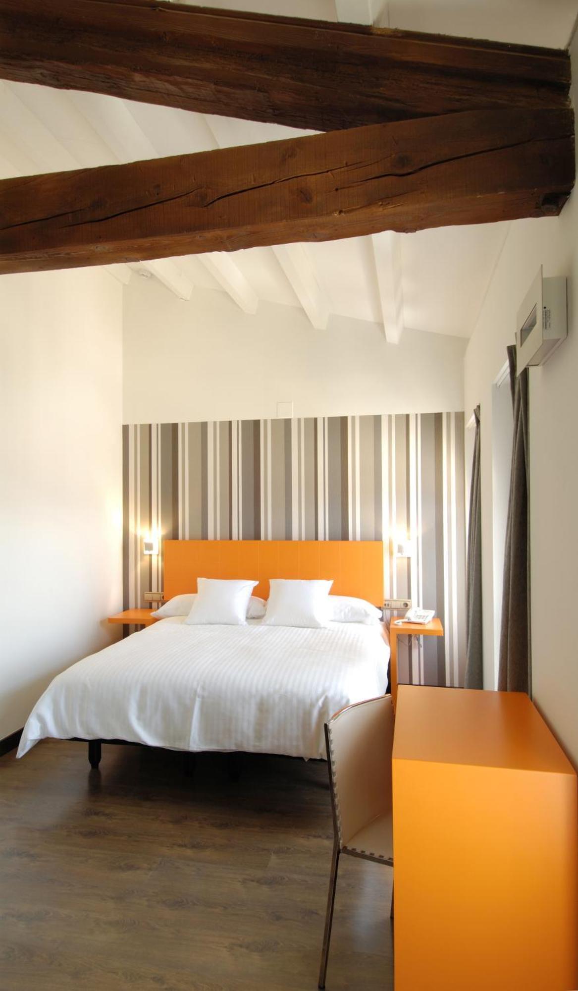 Single Room,710415091:JPEG