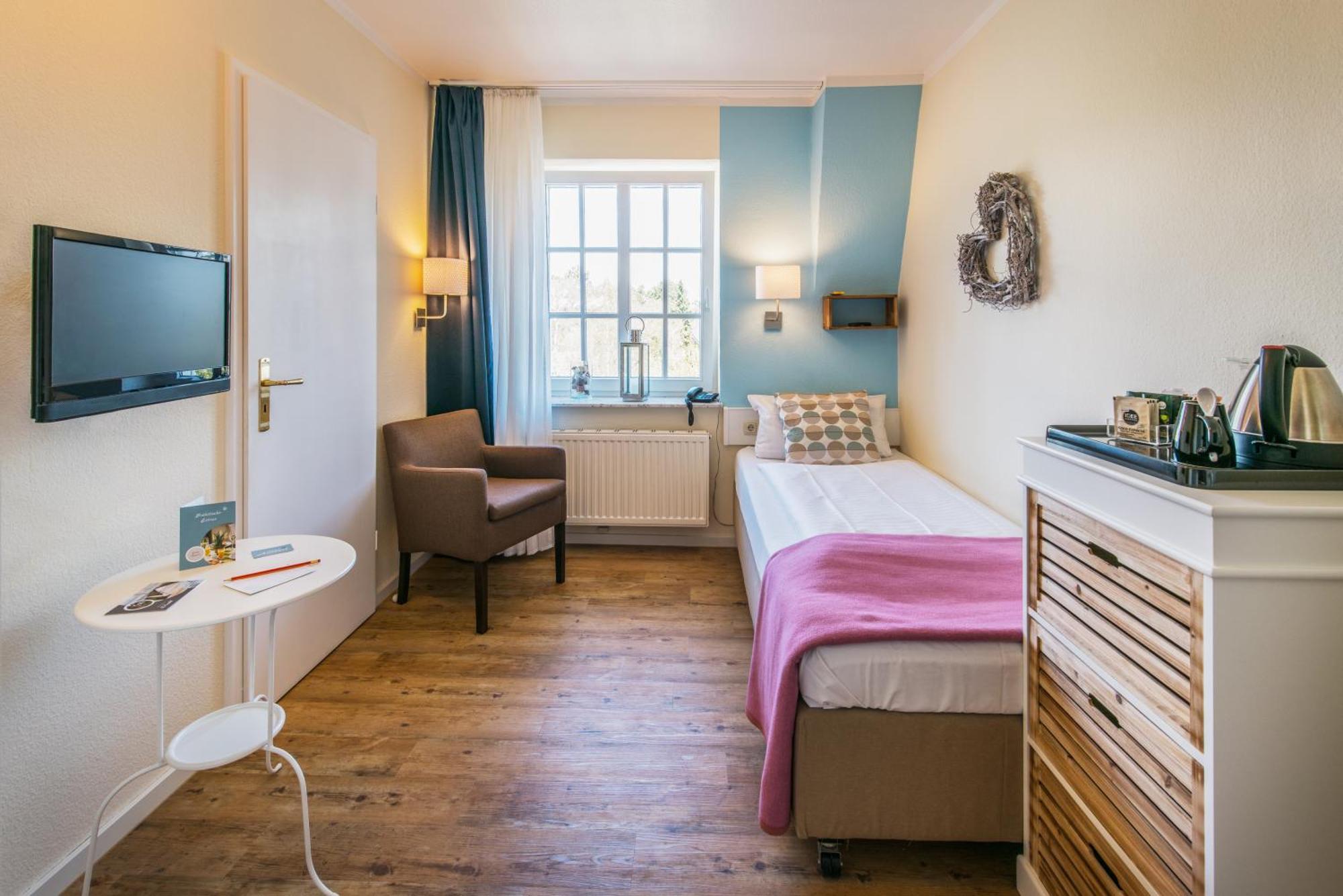 Middle Single Room