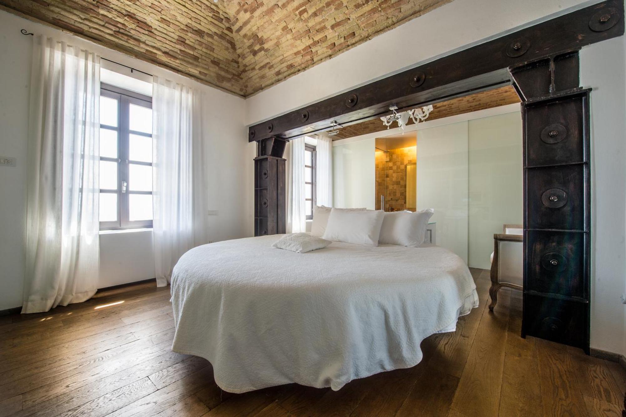 Suite Sea View Main Building