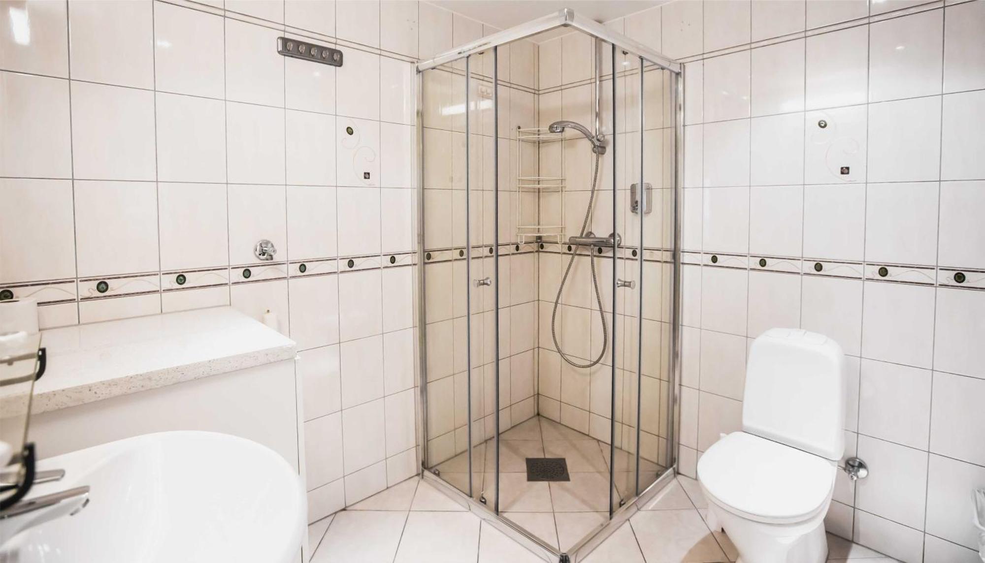Two-Bedroom Apartment (4 Adults),710993065:JPEG