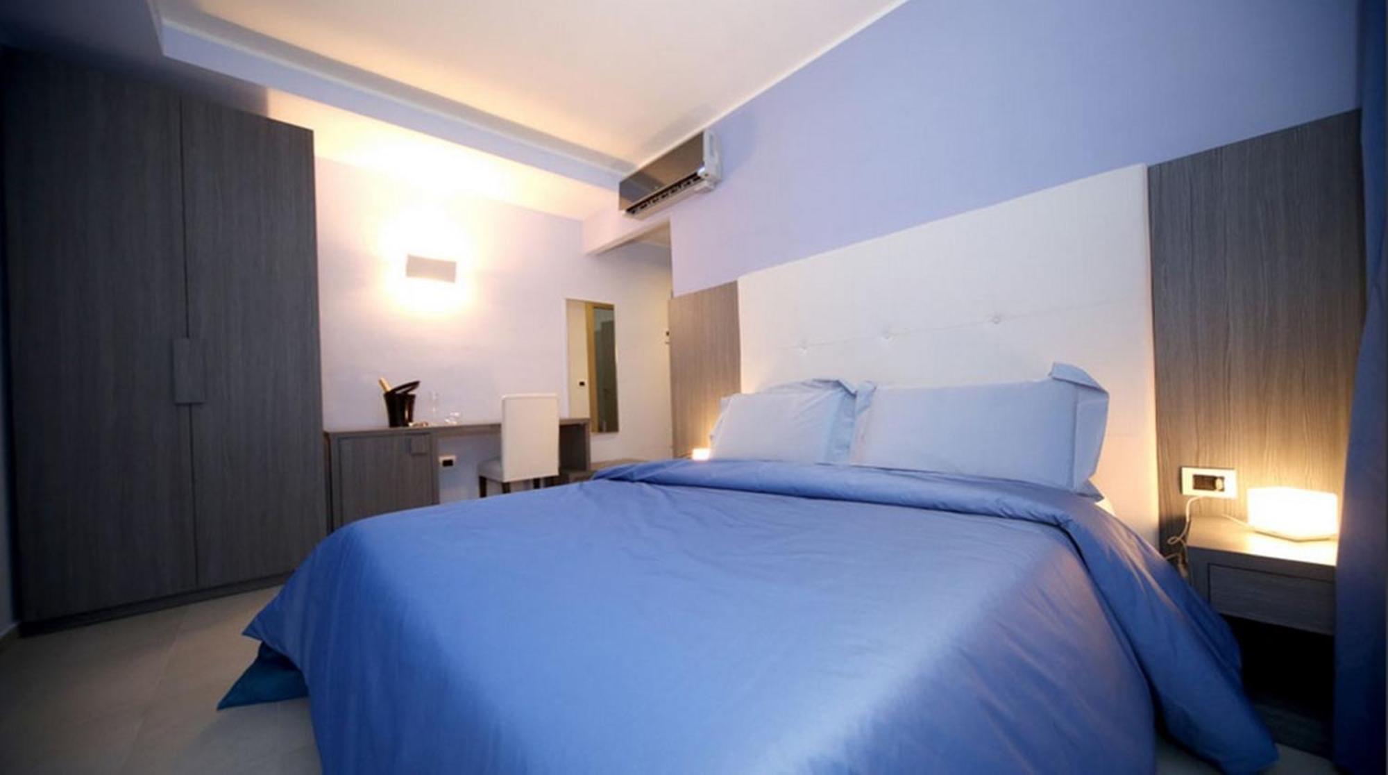 Deluxe Room,1040762065:JPEG