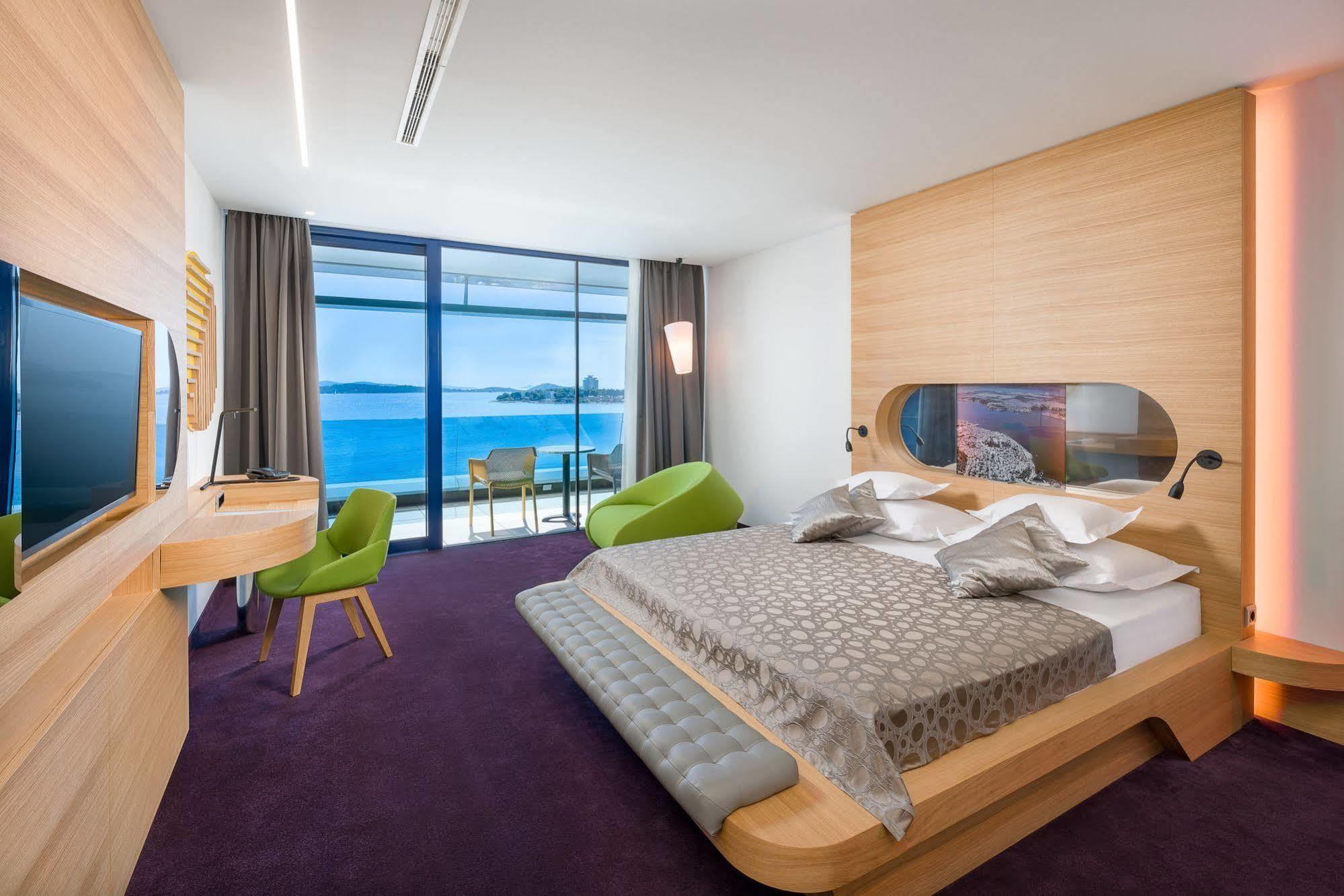 Deluxe Double or Twin Room with Balcony and Sea View,1282529731:JPEG