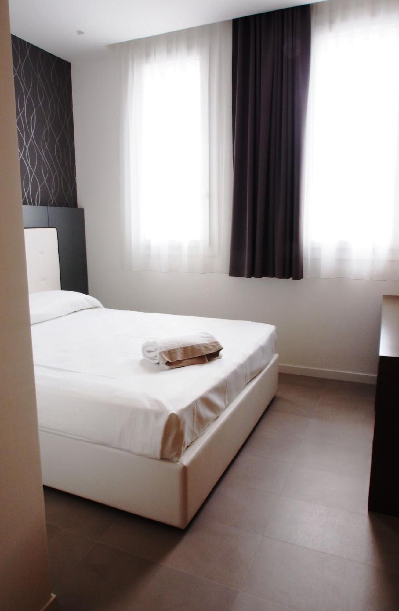 Single Room,712054513:JPEG