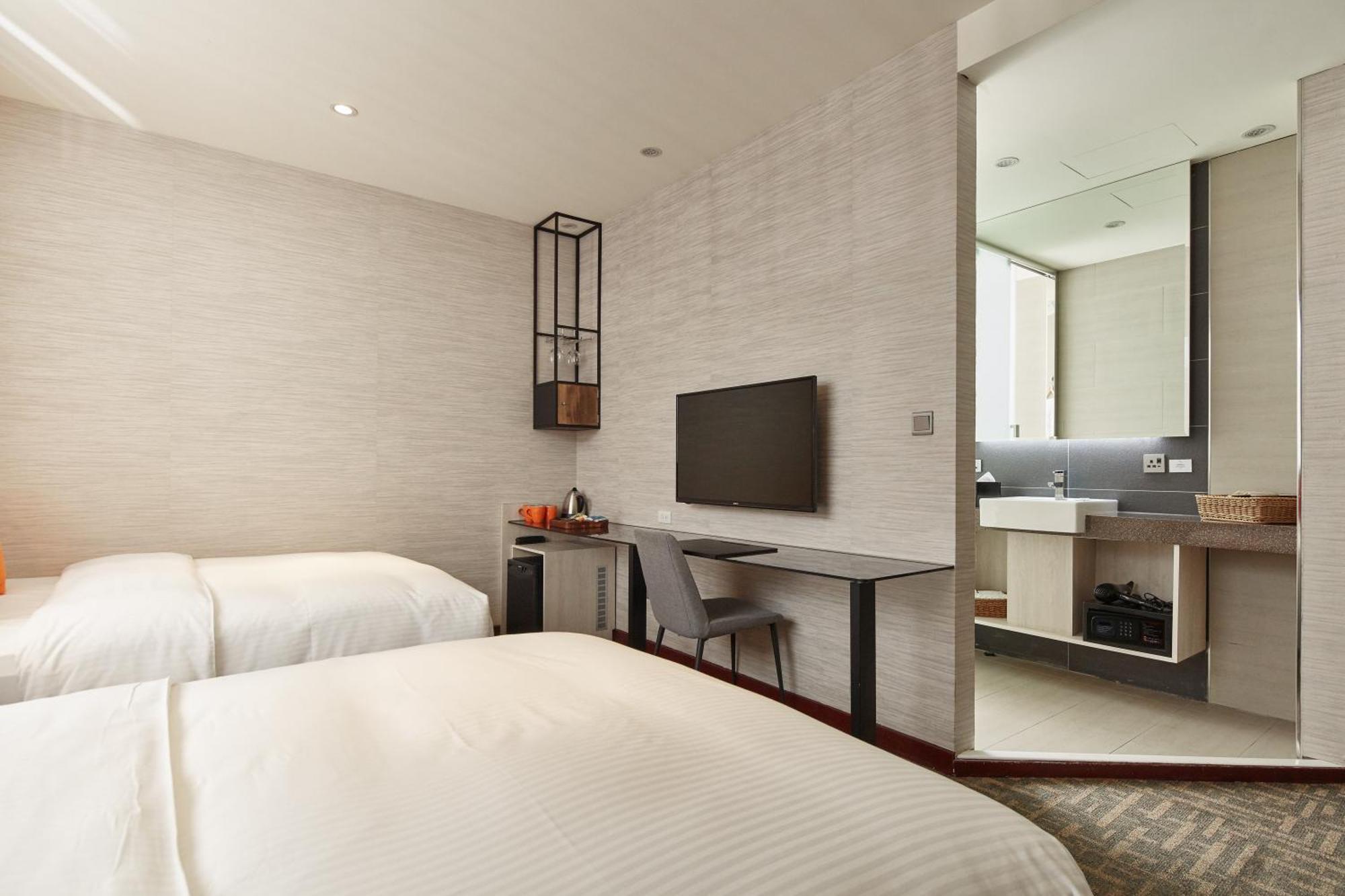 Classic Quadruple Room