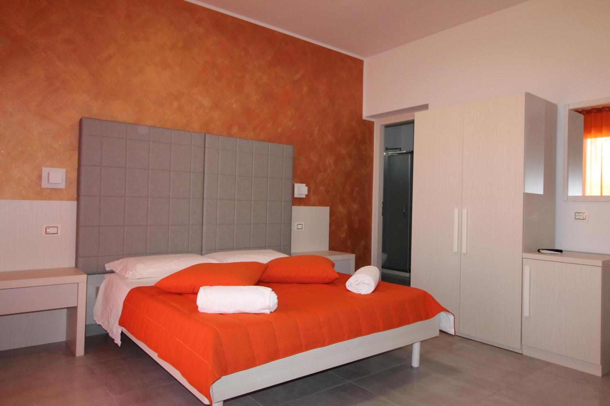 Large Double Room,712148095:JPEG