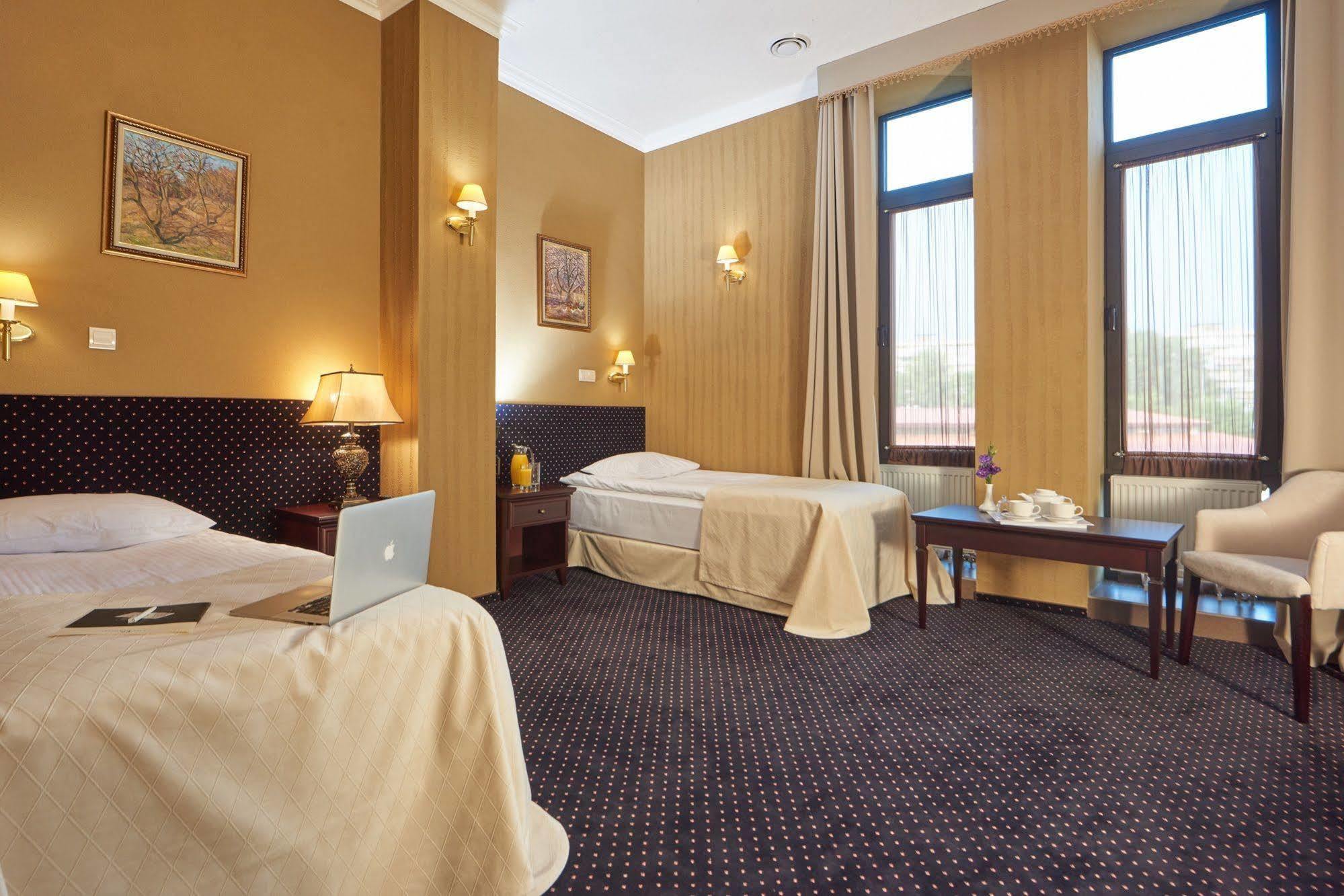 Standard Twin Room,712155532:JPEG