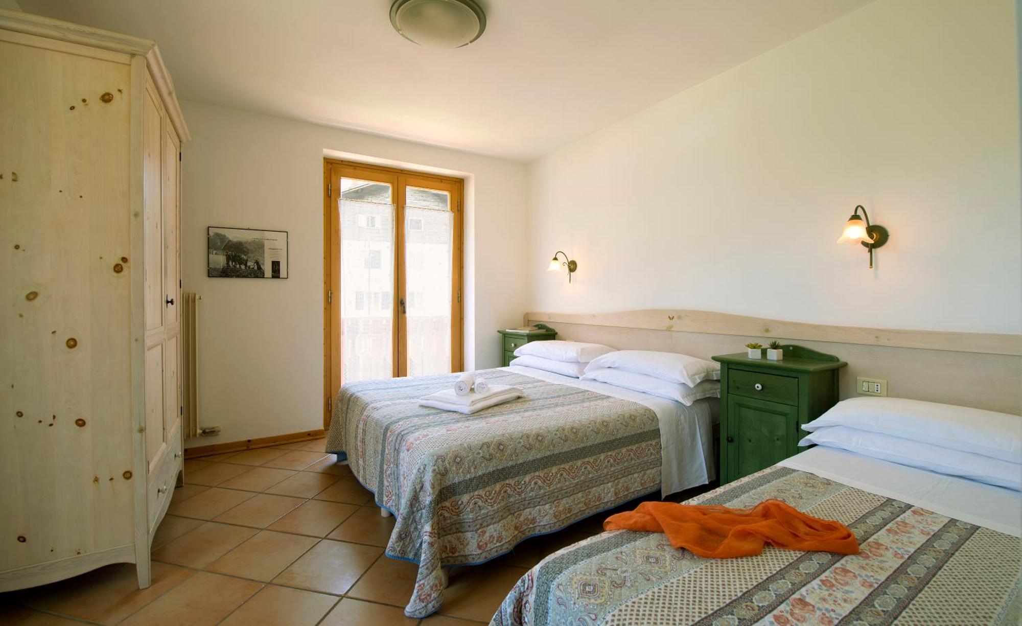 One-Bedroom Apartment,551480565:JPEG