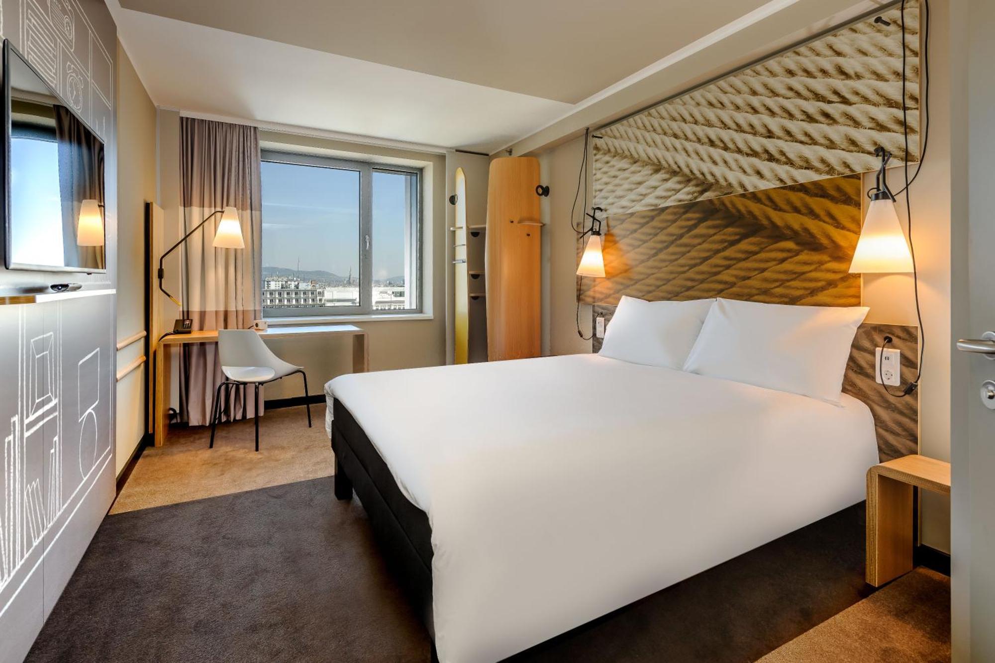 Double Room,615791180:JPEG