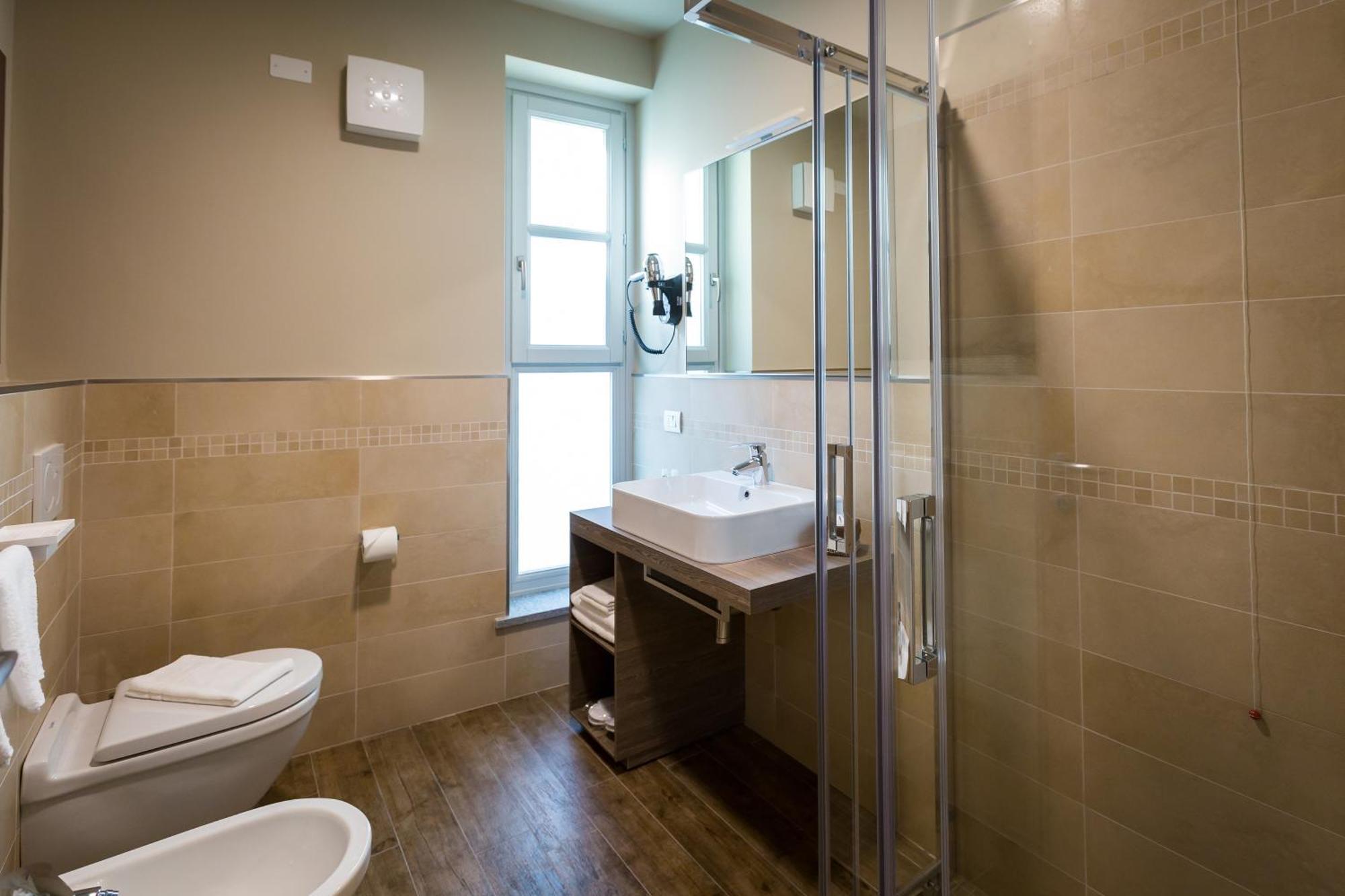 Junior Suite,460968567:JPEG