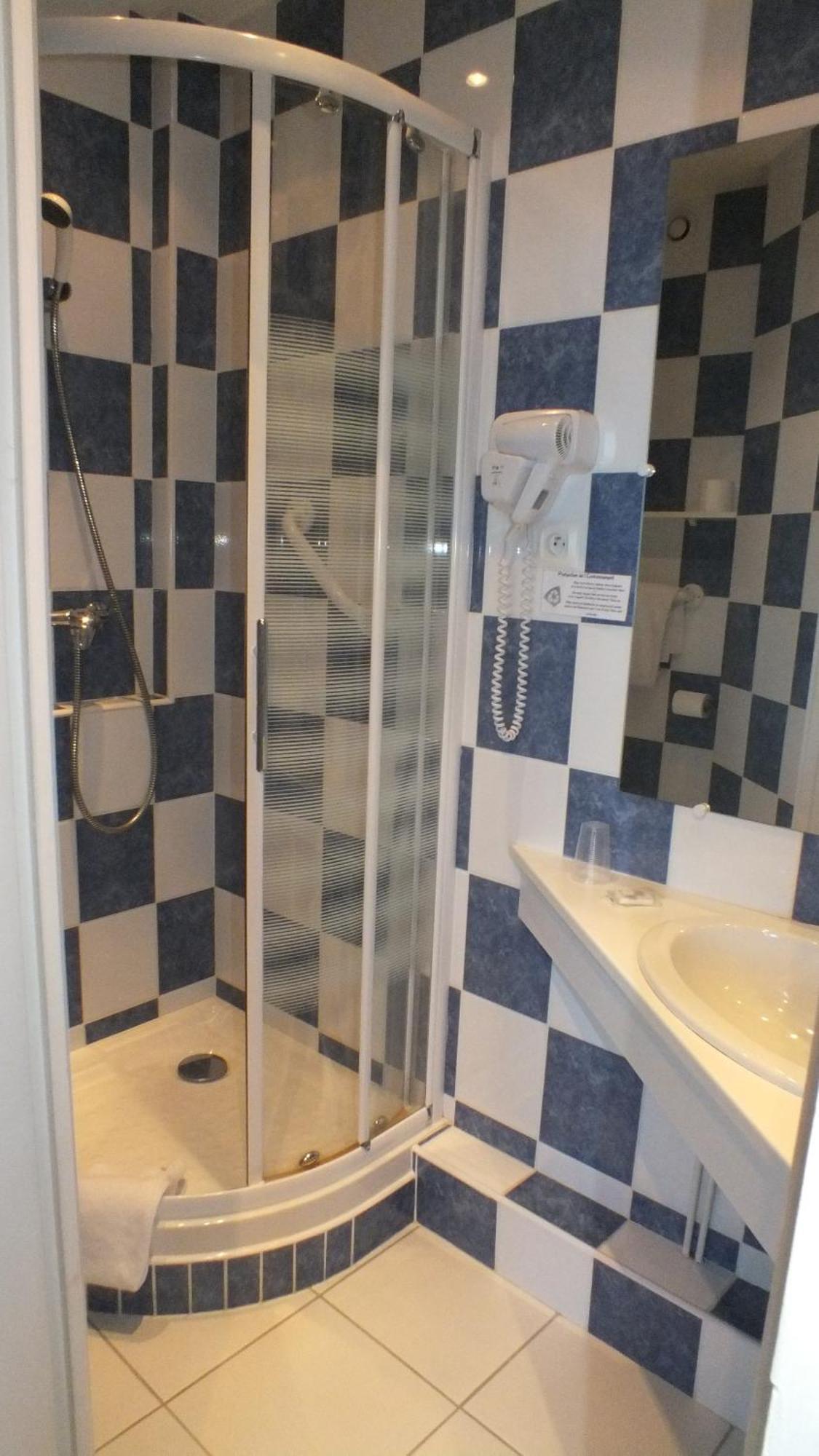 Standard Single Room Shower Street Side 8m2,1014892129:JPEG